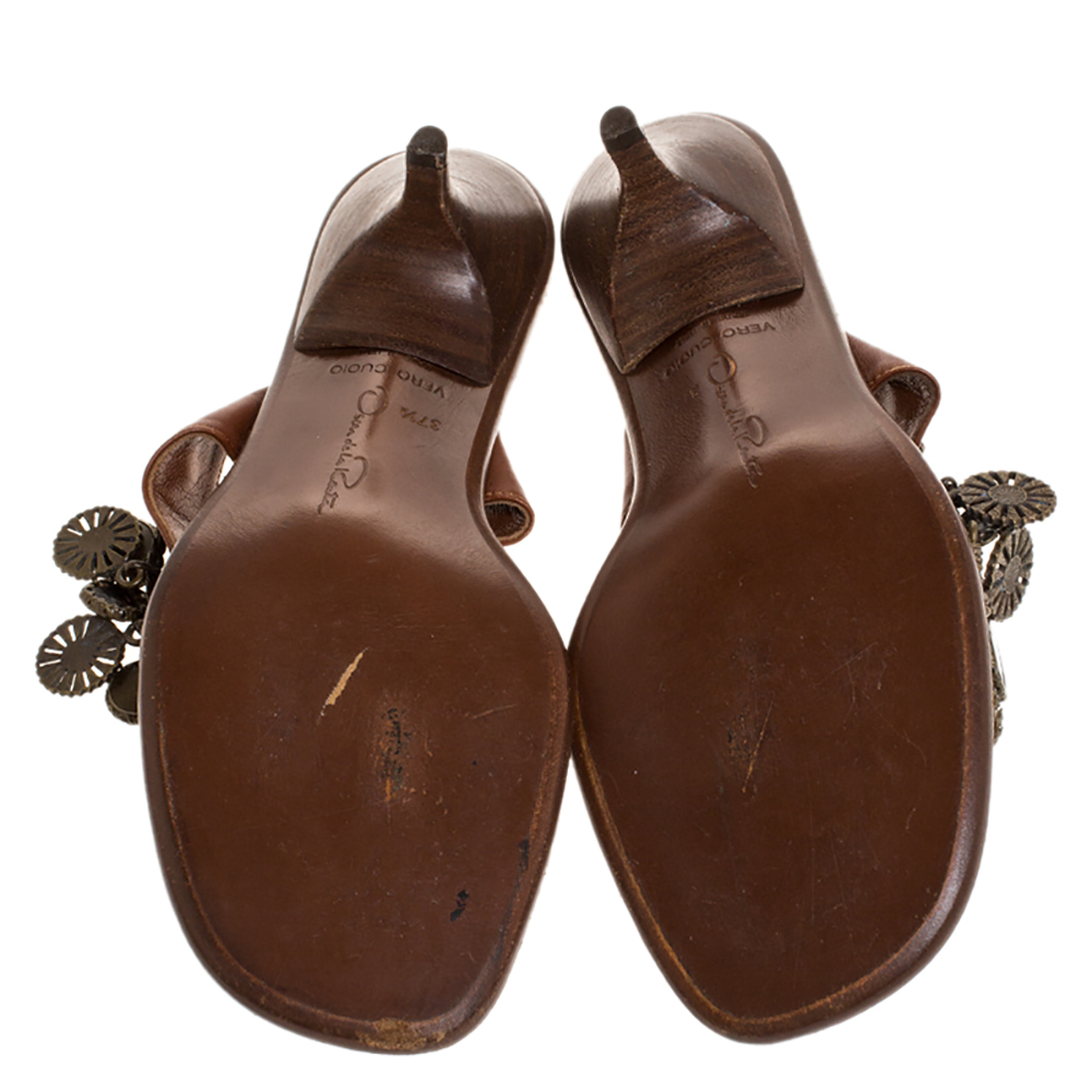 Oscar De La Renta Brown Leather Charm Embellished Kitten Heel Sandals Size 37.5