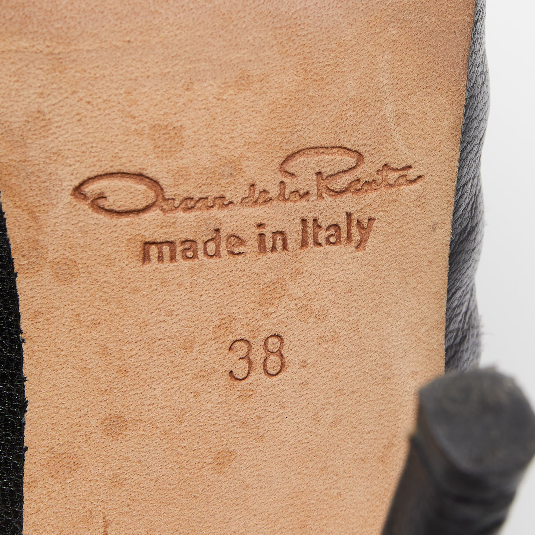 Oscar De La Renta Black Leather Pointed Toe Pumps Size 38