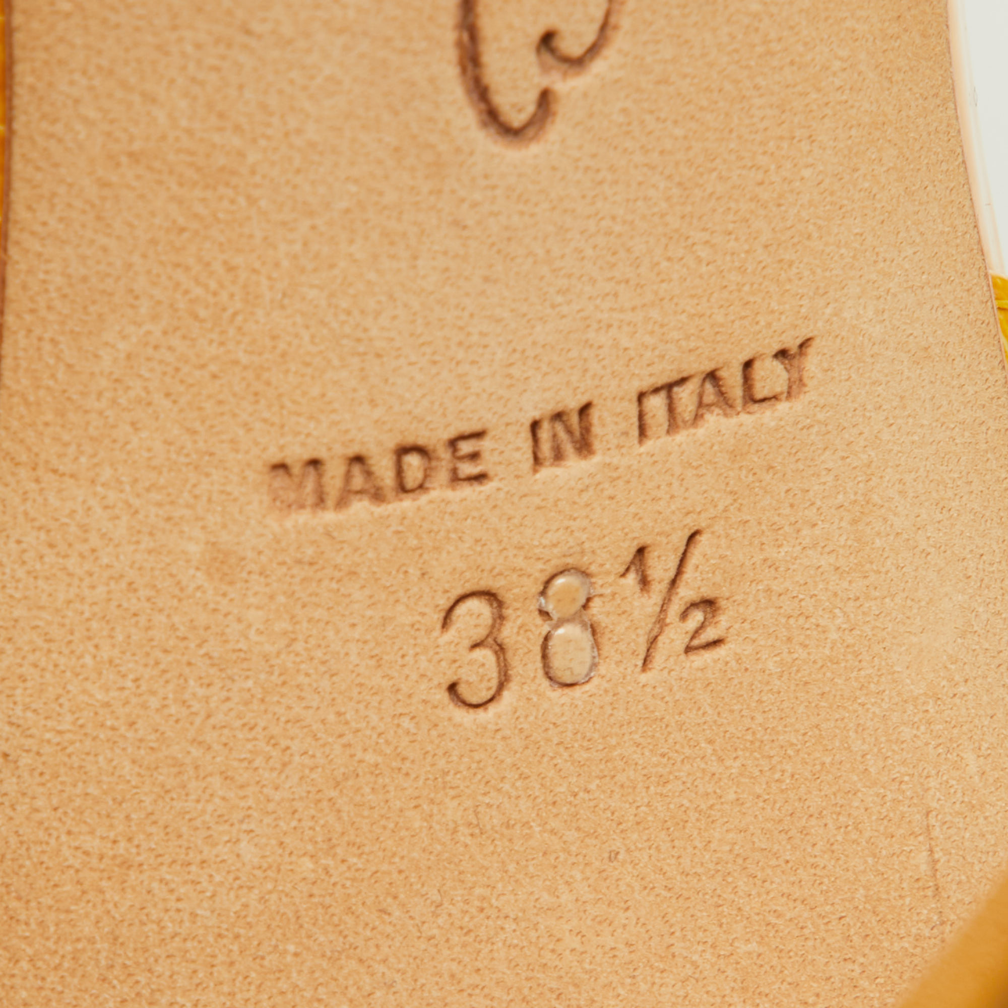 Oscar De La Renta Yellow Patent Leather Sandals Size 38.5