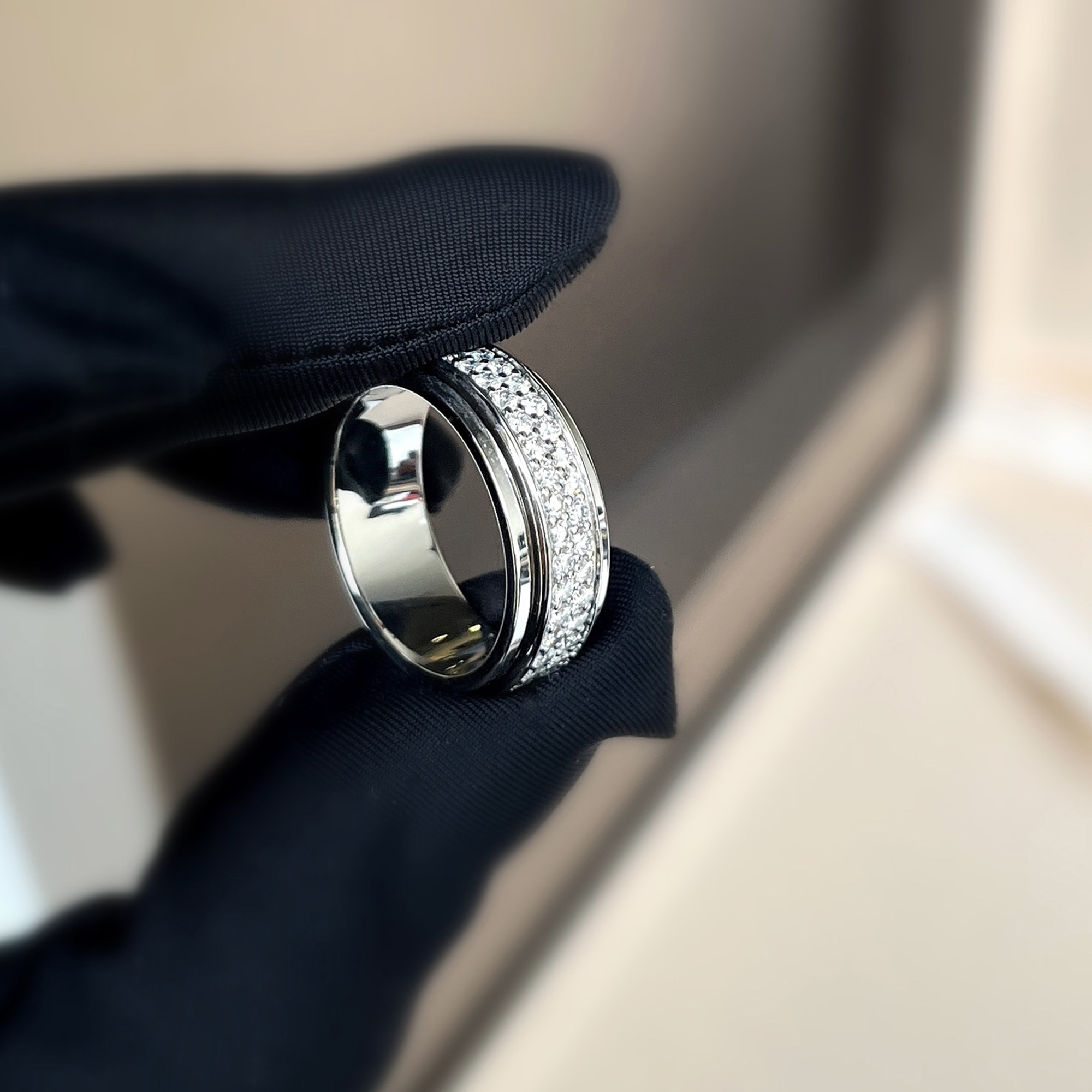 Piaget 18K White Gold Full Diamond Revolving Ring EU 56