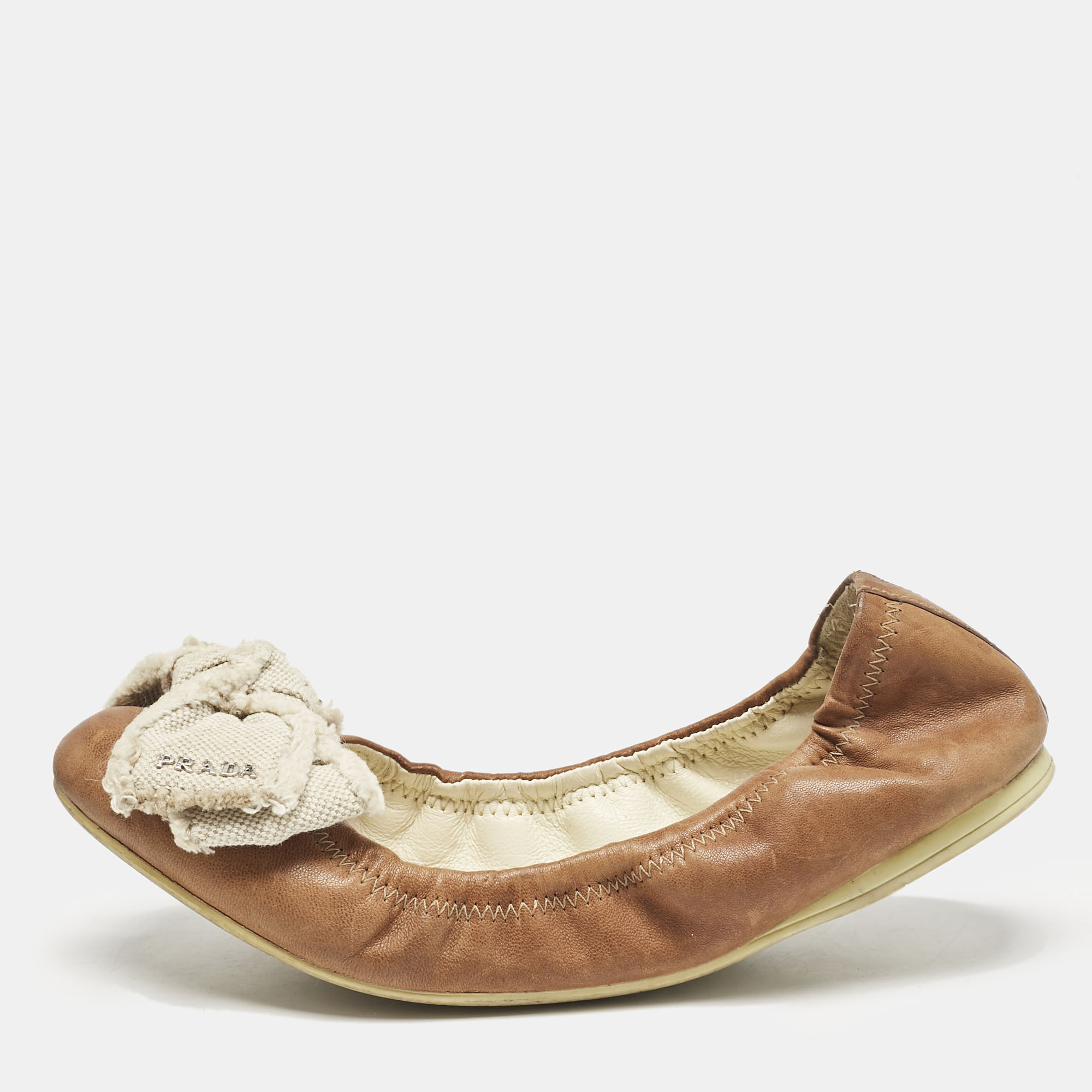 Prada Sport Brown/White Leather And Canvas Scrunch Bow Ballet Flats Size
Prada Sport Brown/White Leather And Canvas Scrunch Bow Ballet Flats Size