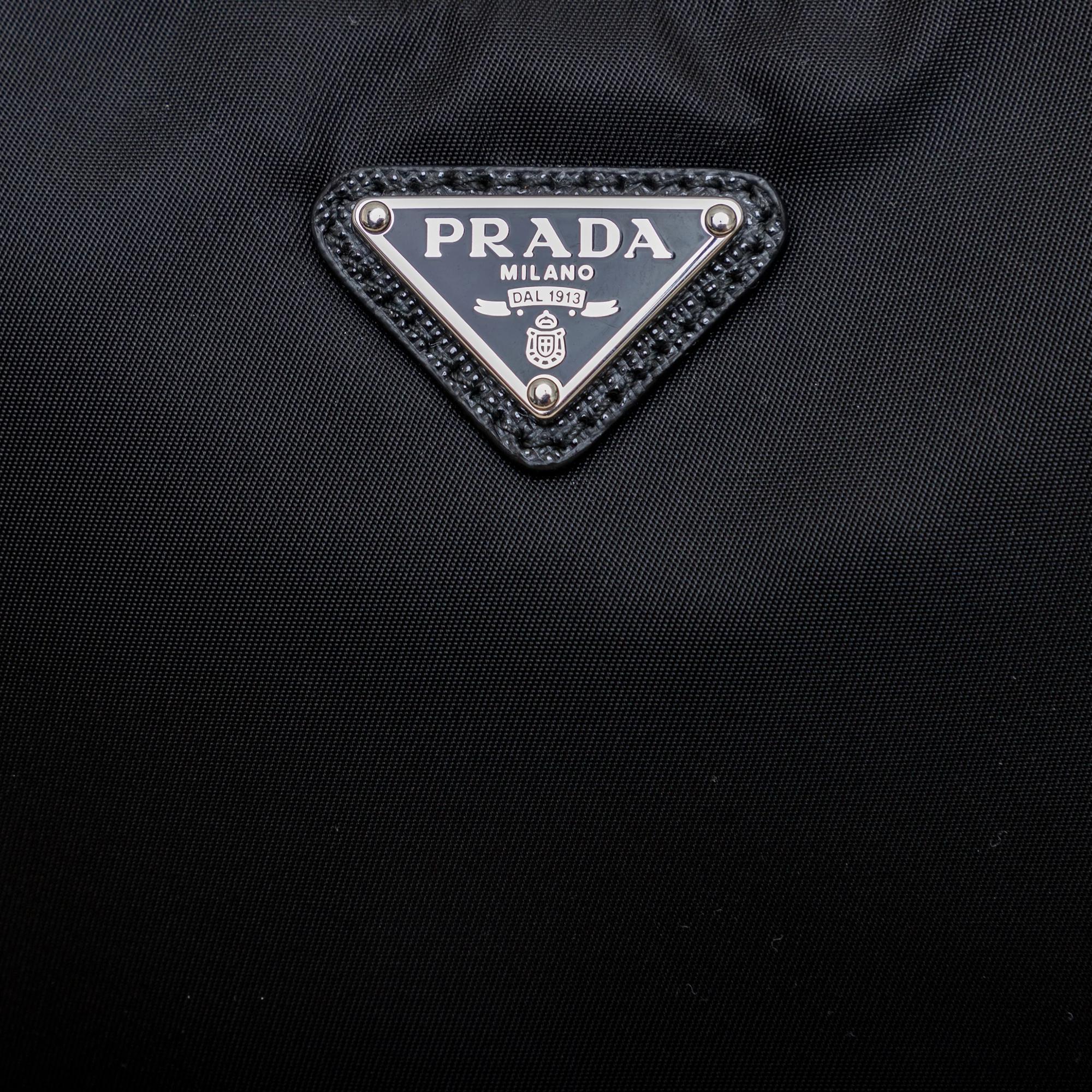 Prada Black Nylon Onesize Re-Edition 2005 Shoulder Bags