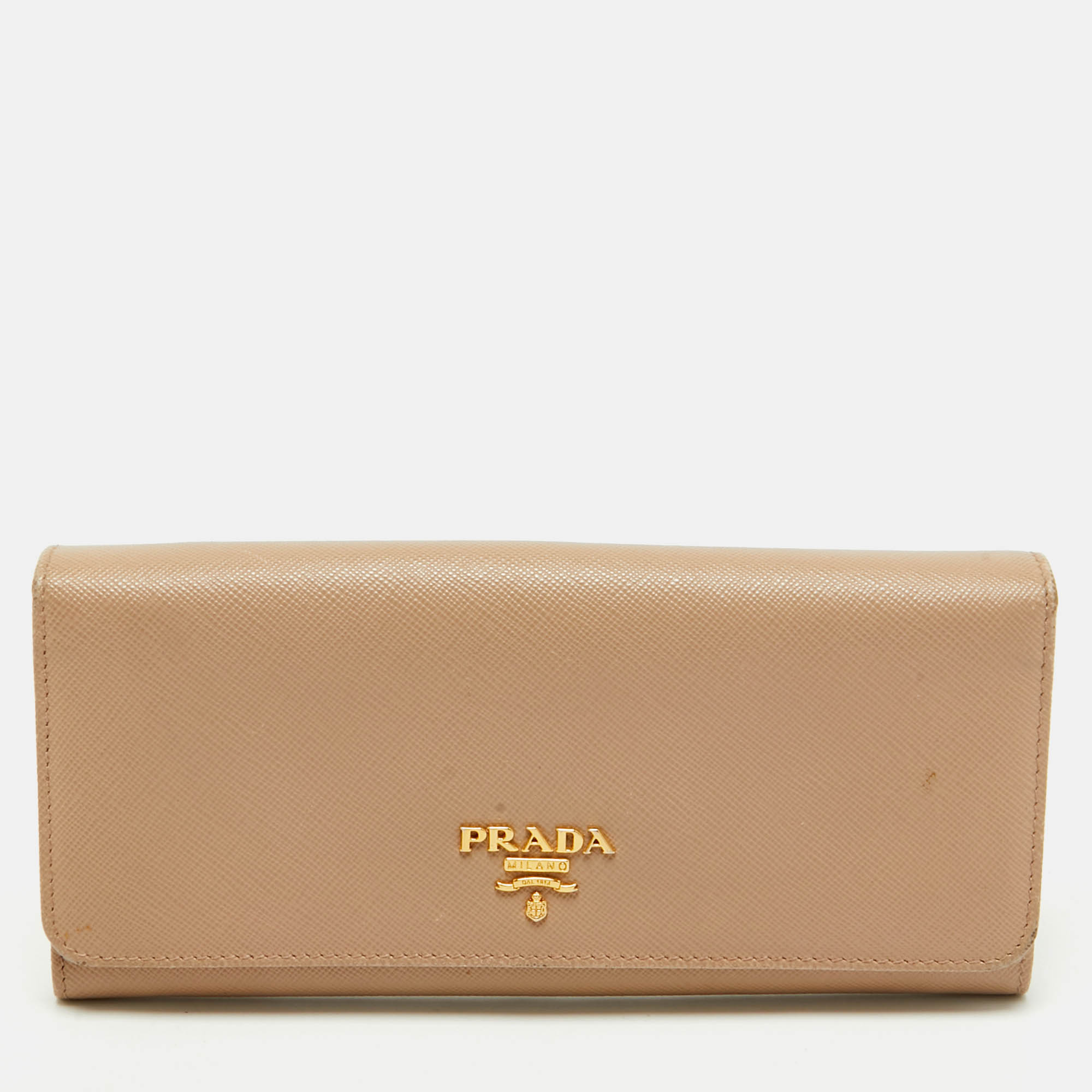 Prada Beige Saffiano Metal Leather Logo Flap Continental Wallet
Prada Beige Saffiano Metal Leather Logo Flap Continental Wallet