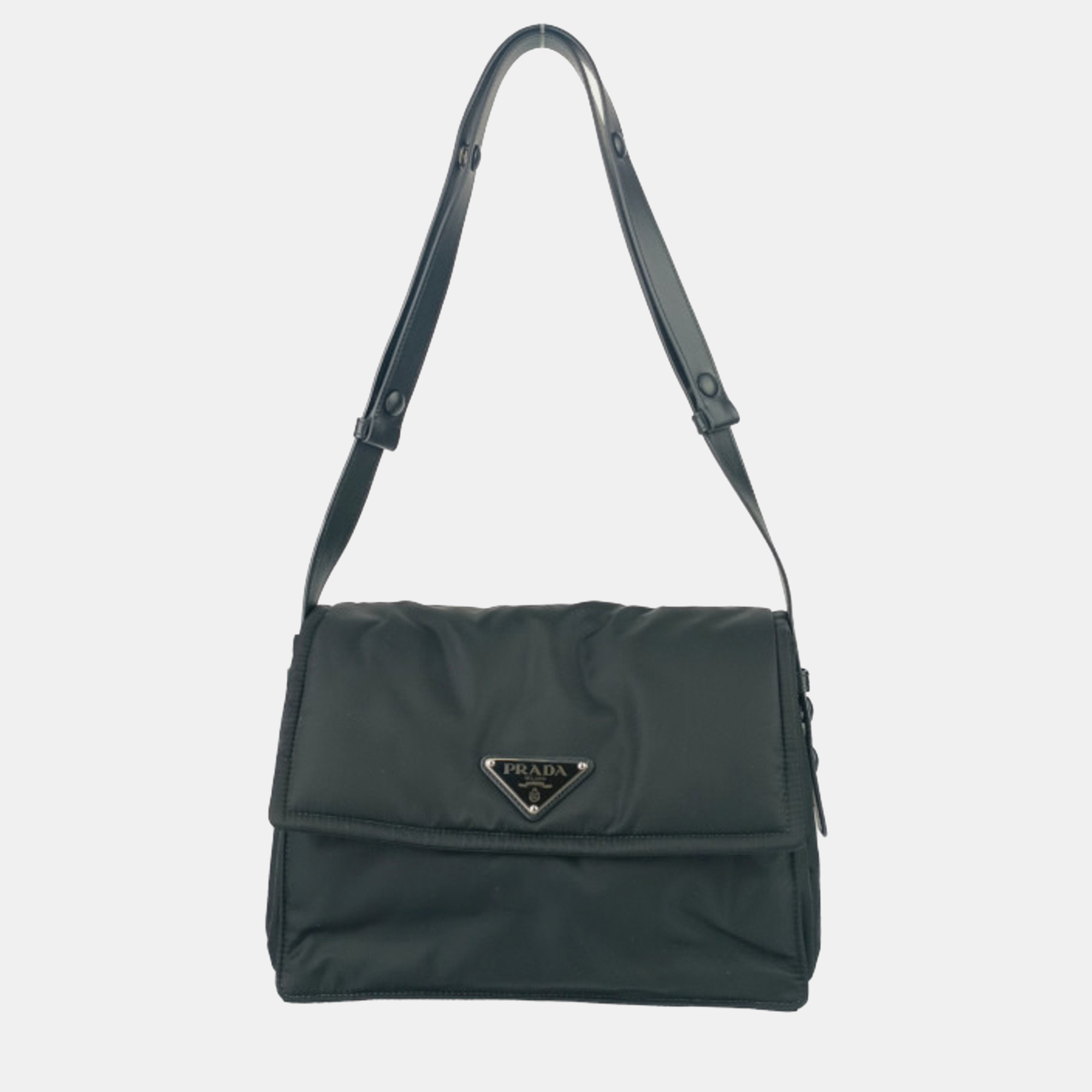 Prada Bag Medium Padded Re-Nylon Black Nylon Leather Crossbody Triangle Plate
Prada Bag Medium Padded Re-Nylon Black Nylon Leather Crossbody Triangle Plate