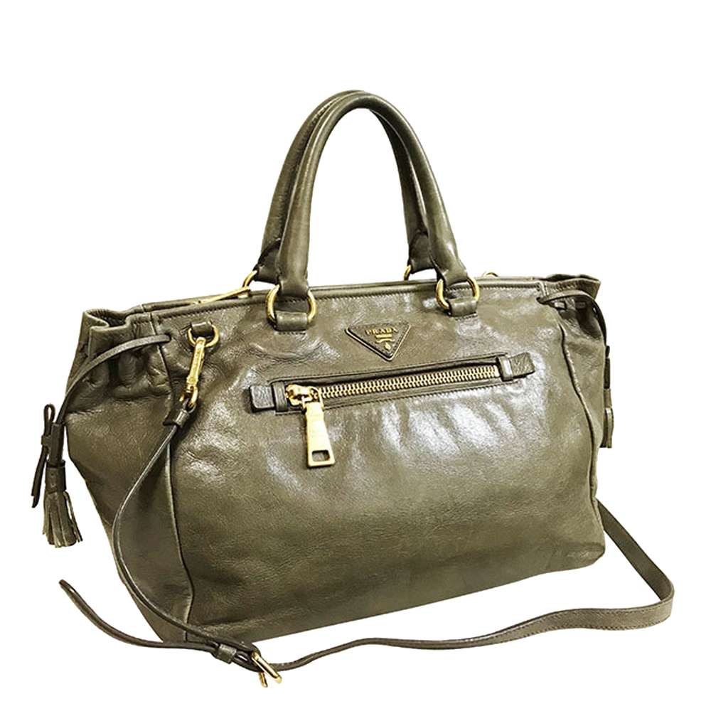 Prada Gray Leather Vitello Daino Satchel, Black
Prada Gray Leather Vitello Daino Satchel, Black