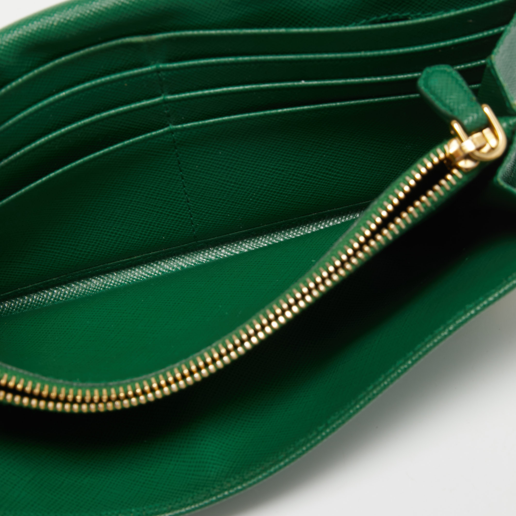 

Prada Green Saffiano Lux Leather Logo Flap Continental Wallet