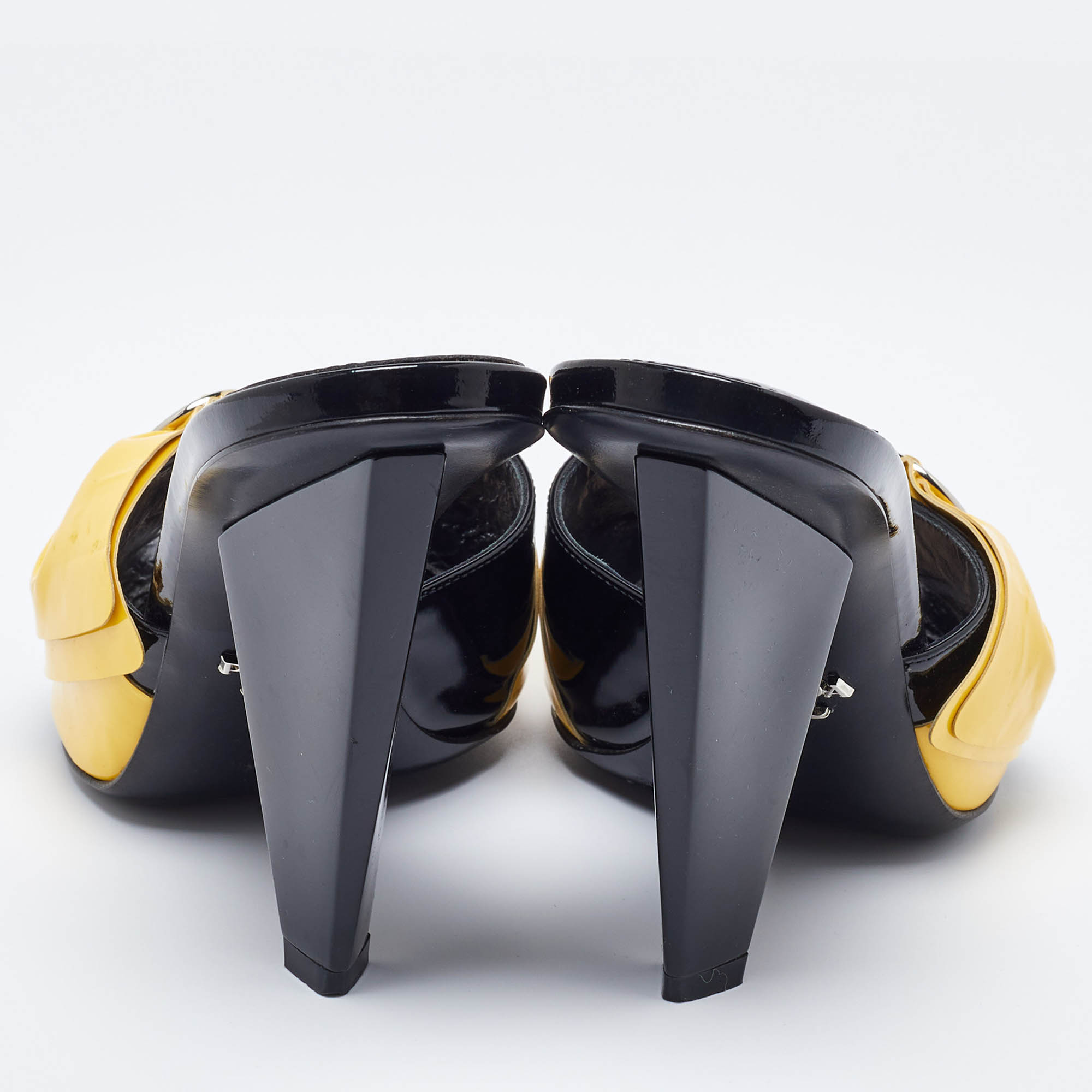 Prada Black/Yellow Patent Leather Bow Mules Size 40