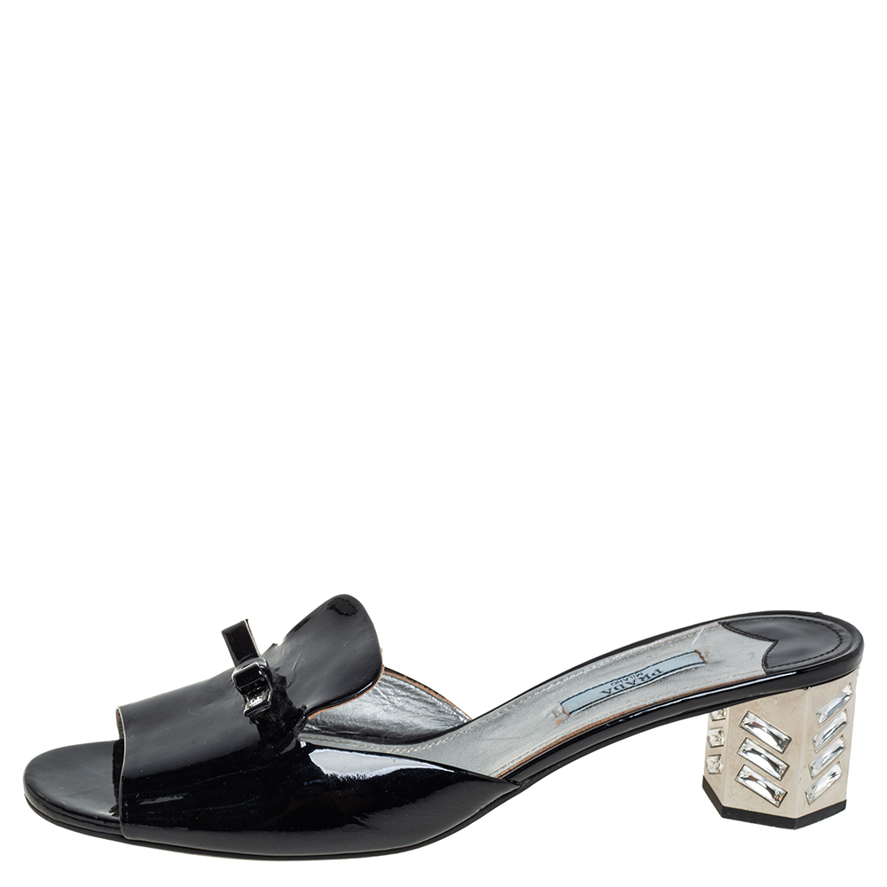 Prada Black Patent Leather Crystal Embellished Block Heel Slide Sandals Size
Prada Black Patent Leather Crystal Embellished Block Heel Slide Sandals Size