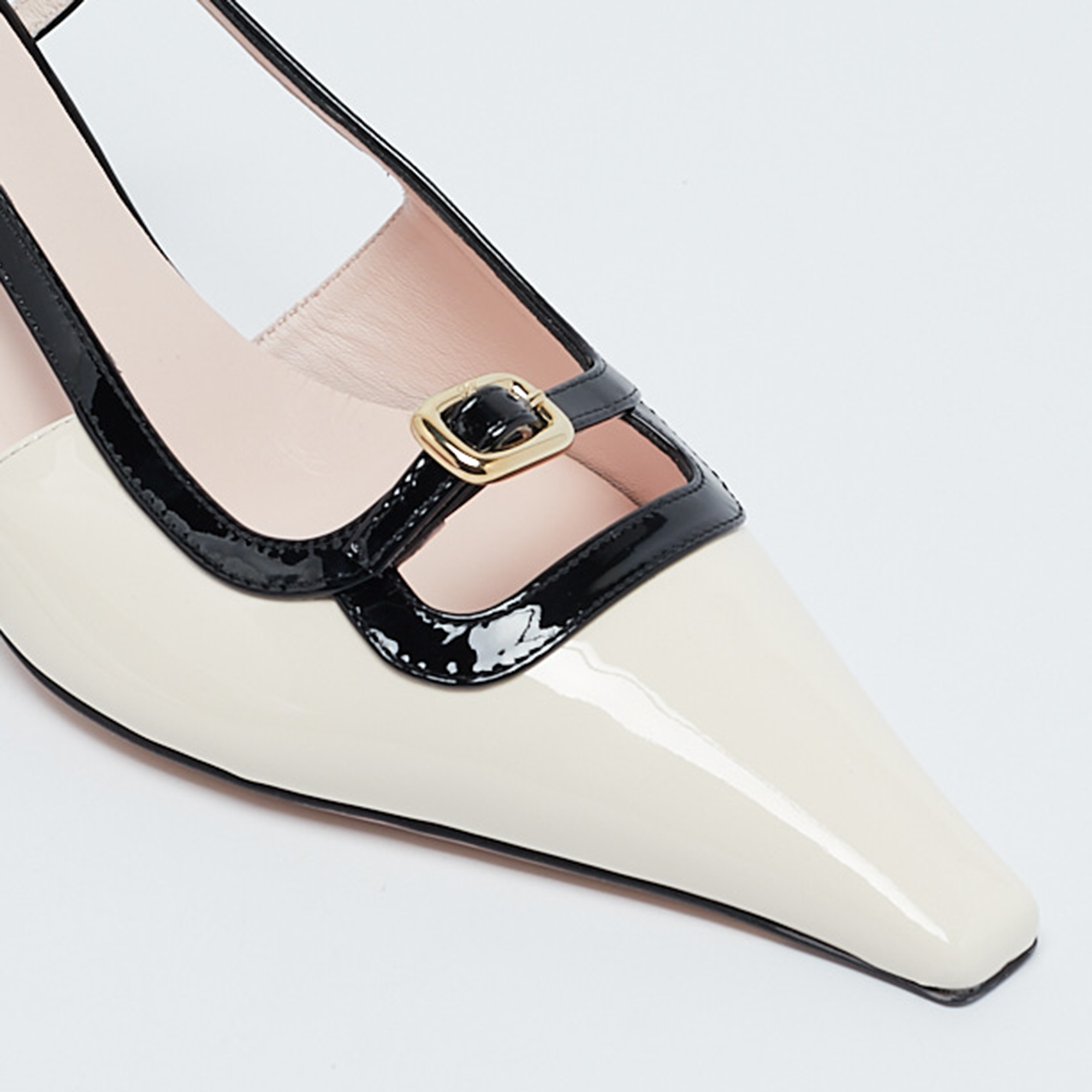 Roger Vivier Cream/Black Patent Leather Mini Buckle Slingback Pumps Size 39