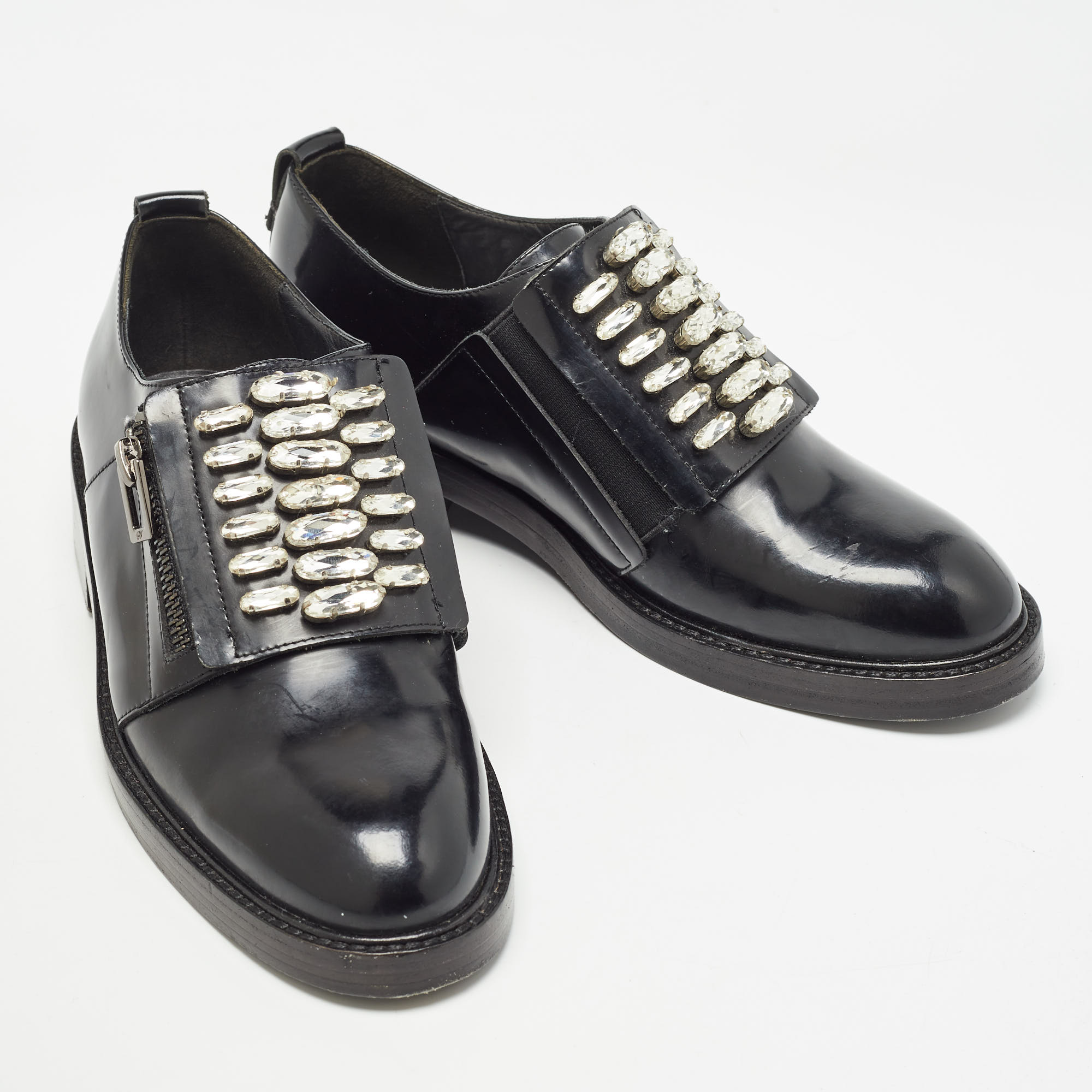 Roger Vivier Black Leather Crystal Embellished Oxfords Size 36