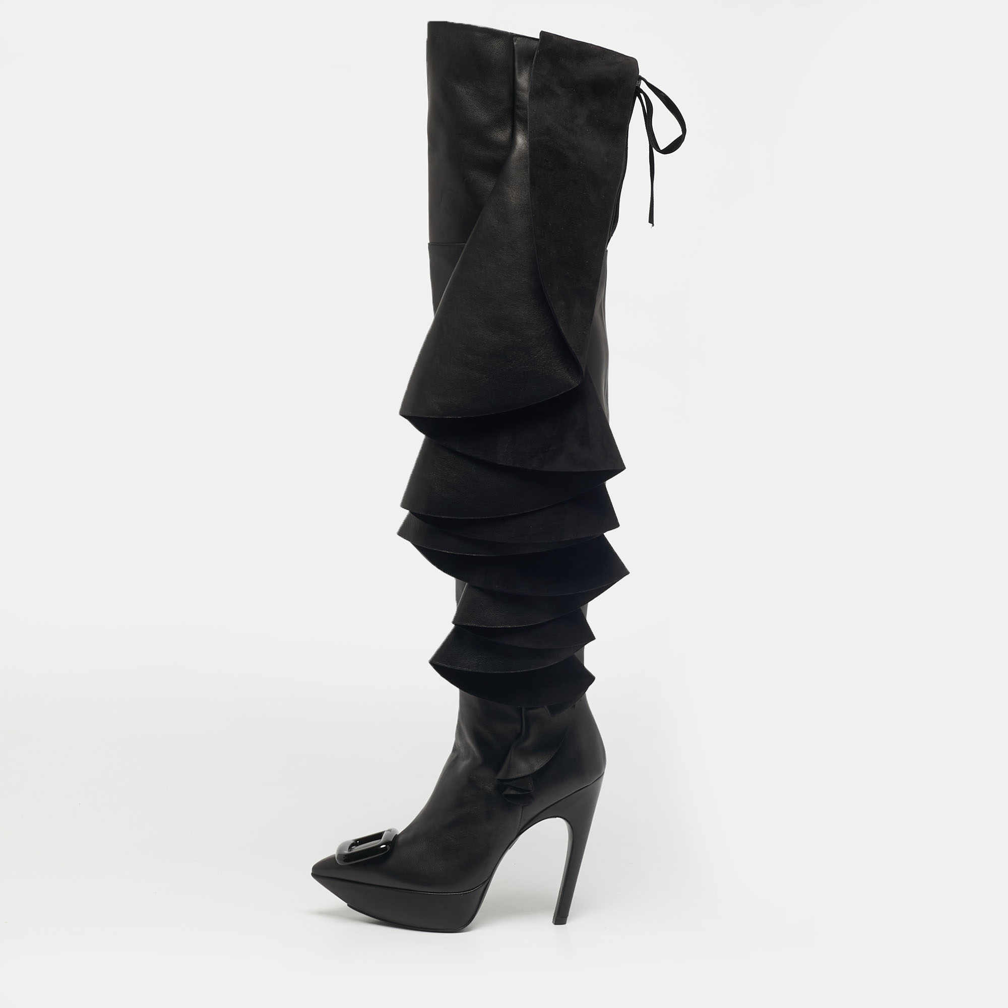 Roger Vivier Black Leather Viv' Choc Rouches Cuissards Knee Length Boots Size
Roger Vivier Black Leather Viv' Choc Rouches Cuissards Knee Length Boots Size