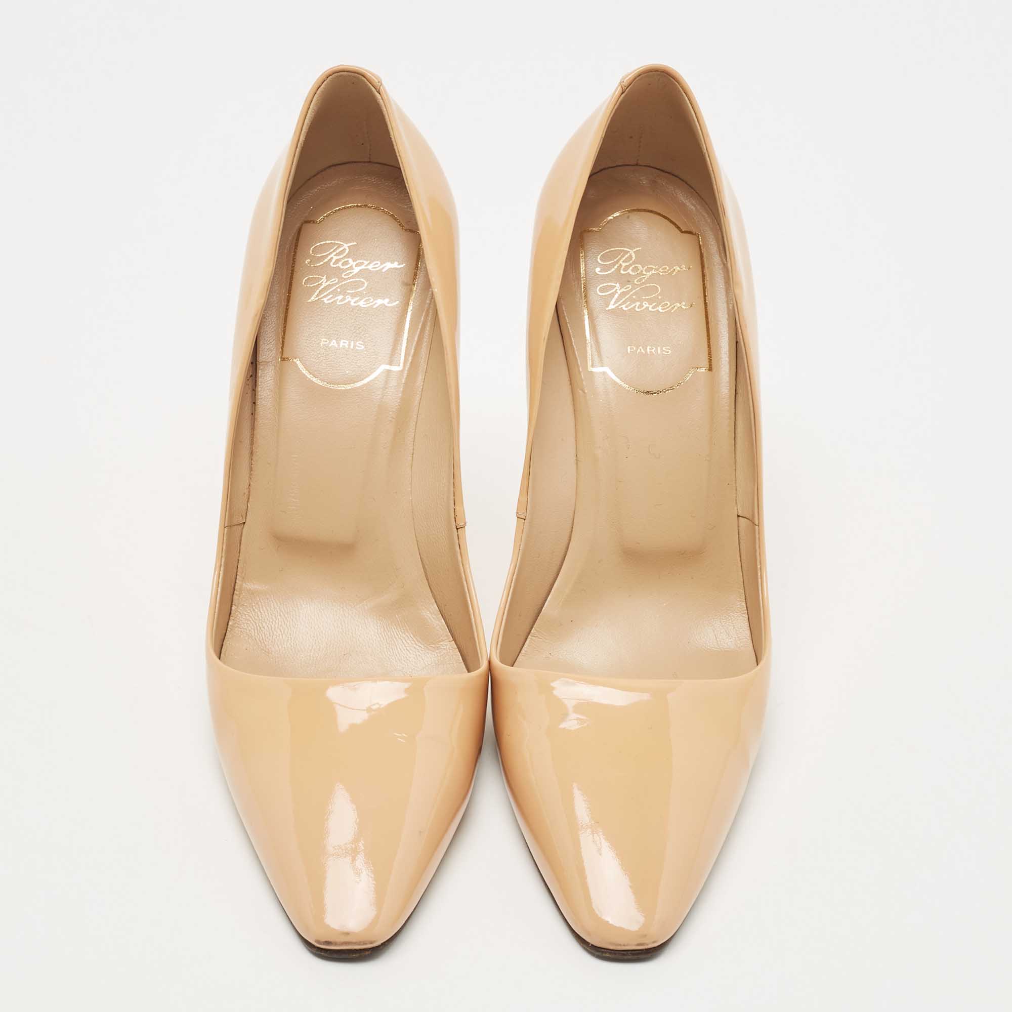 Roger Vivier Beige Patent Leather Pointed Toe Pumps Size 35