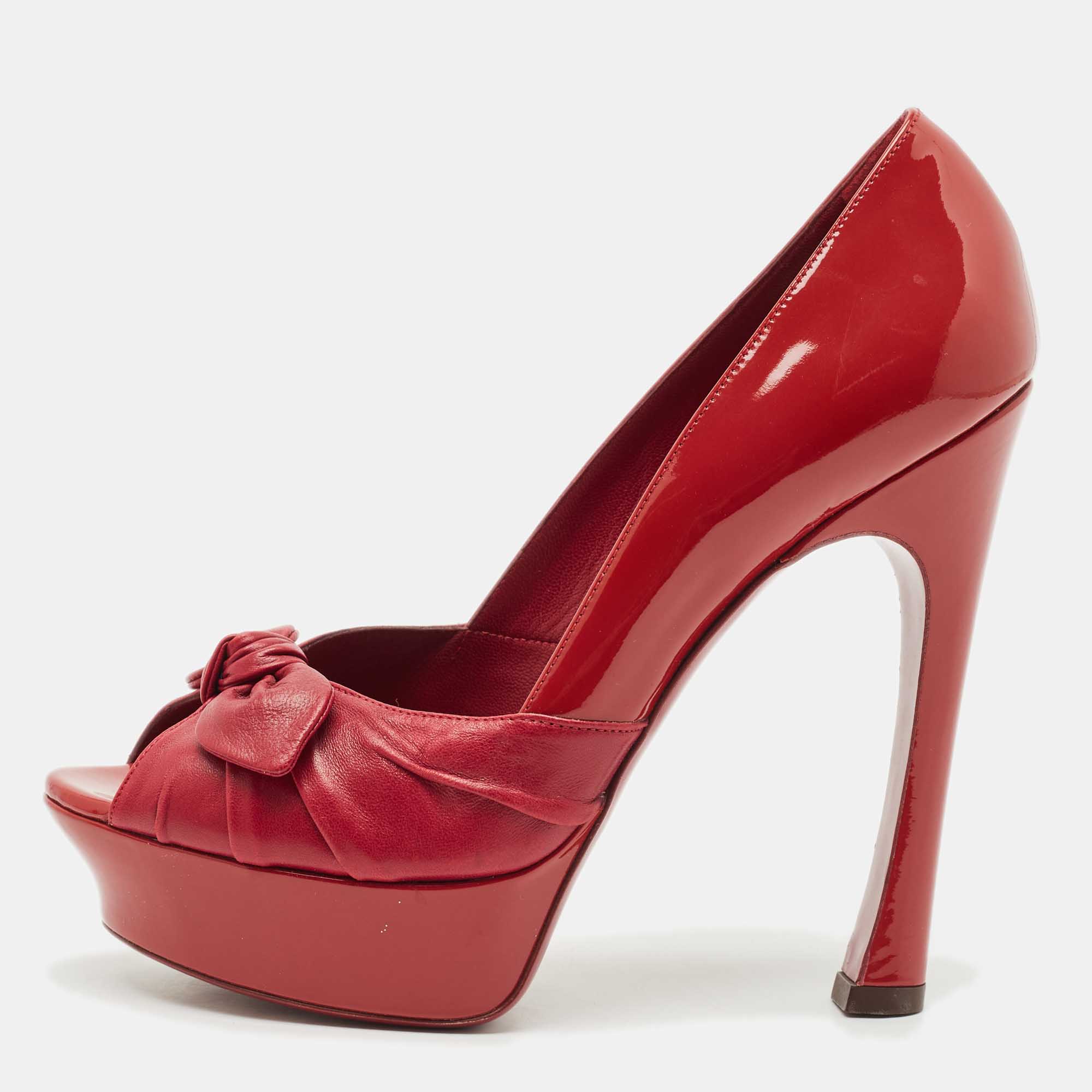 Saint Laurent Red Patent and Leather Palais Bow Peep Toe Pumps Size
Saint Laurent Red Patent and Leather Palais Bow Peep Toe Pumps Size
