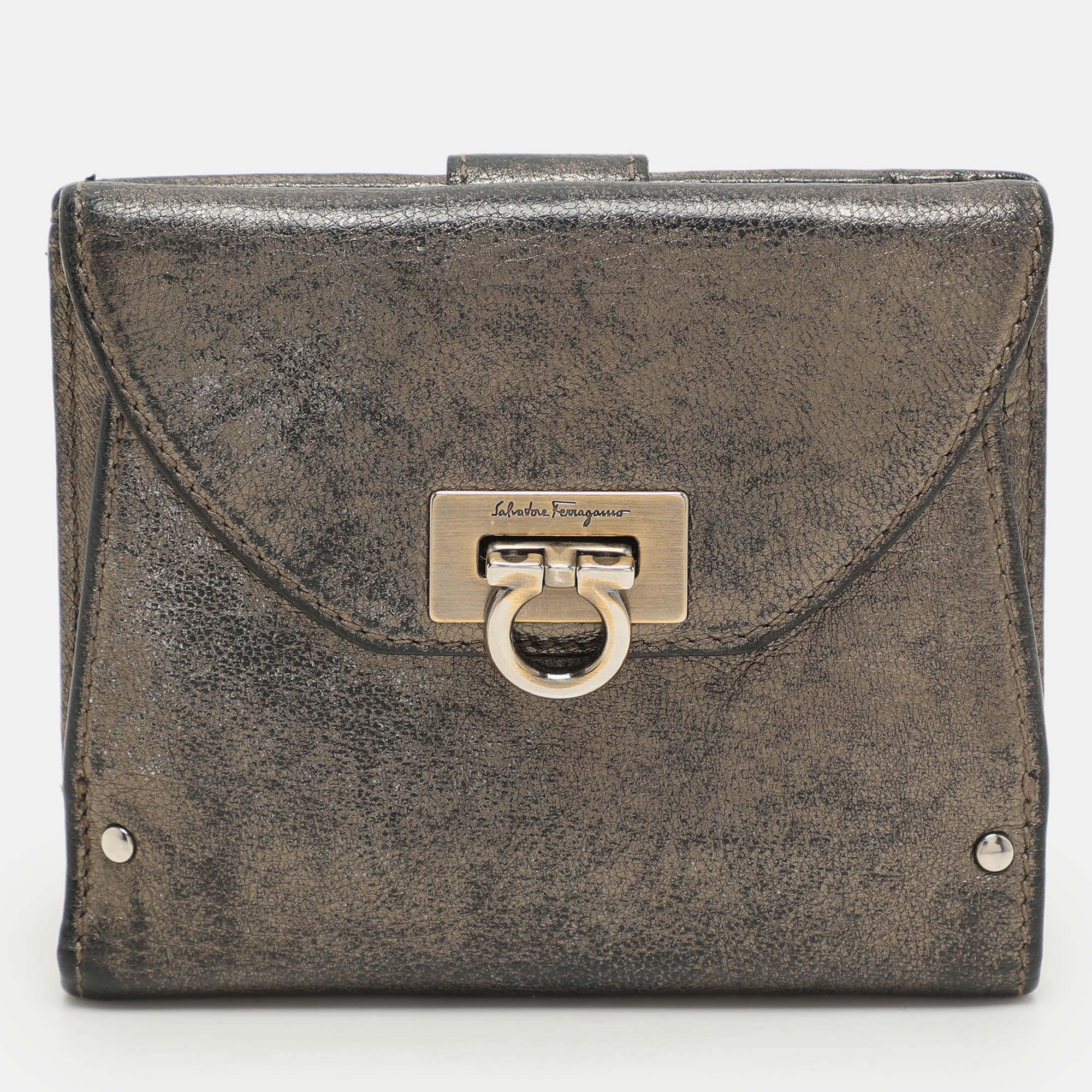 Salvatore Ferragamo Metallic Leather Classic Mediterraneo French Wallet
Salvatore Ferragamo Metallic Leather Classic Mediterraneo French Wallet