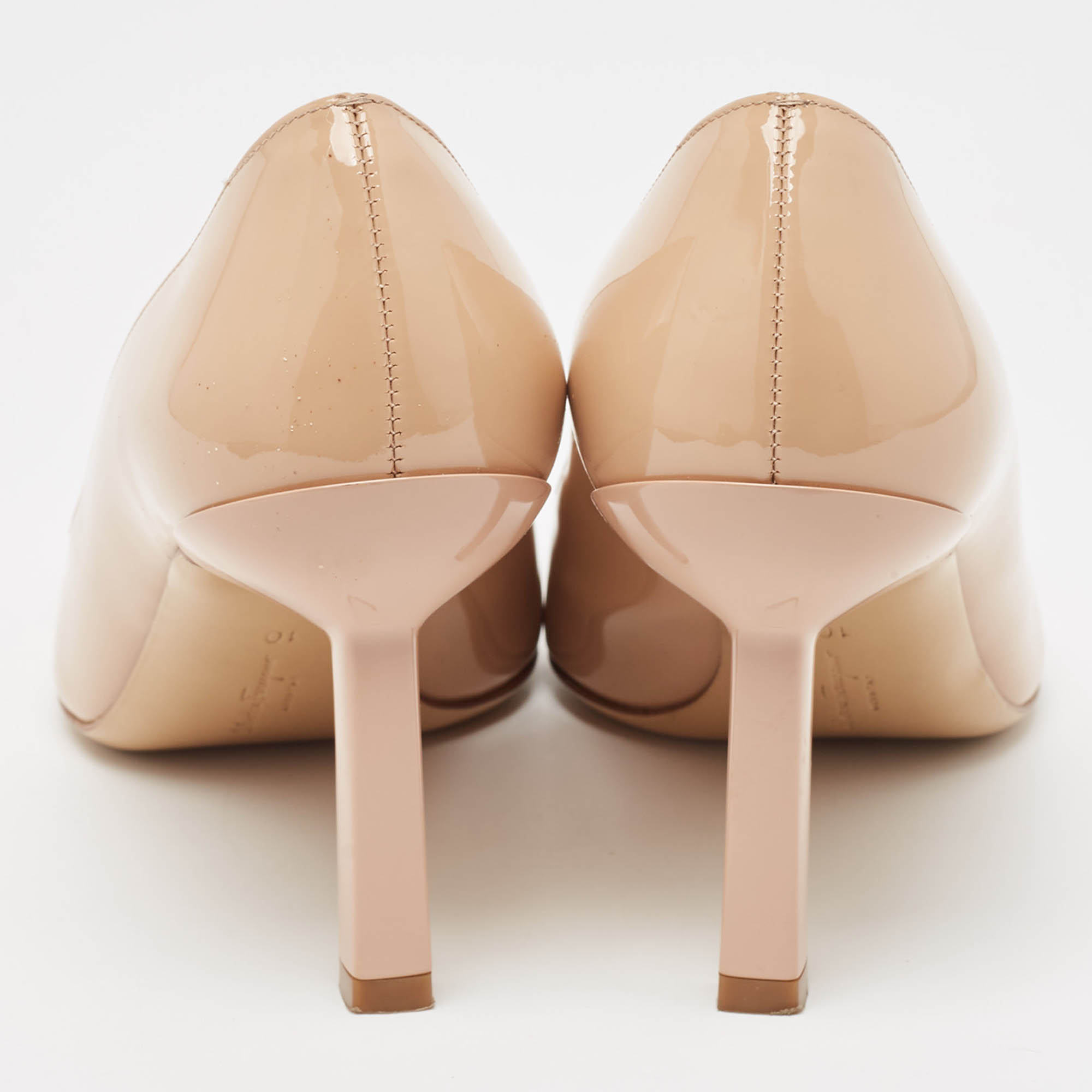 Salvatore Ferragamo Beige Patent Vara Bow  Pumps Size 40.5