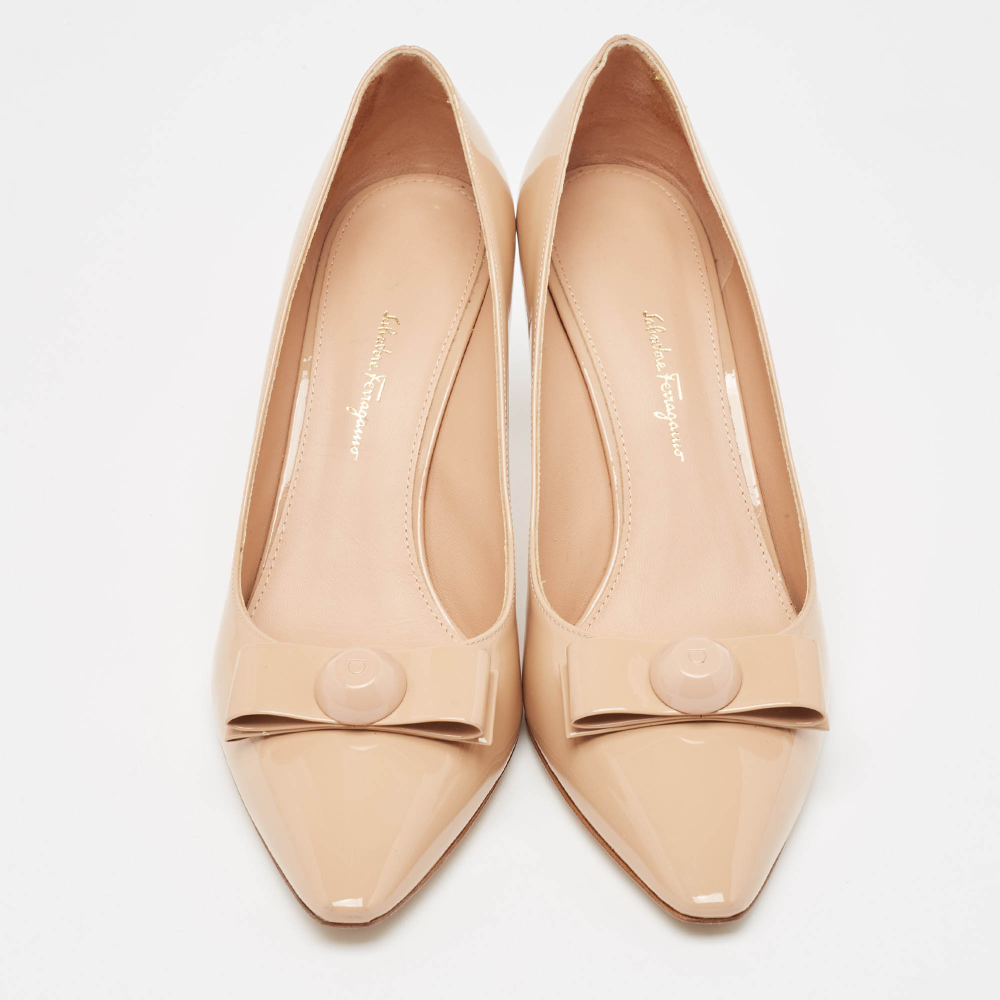 Salvatore Ferragamo Beige Patent Vara Bow  Pumps Size 40.5