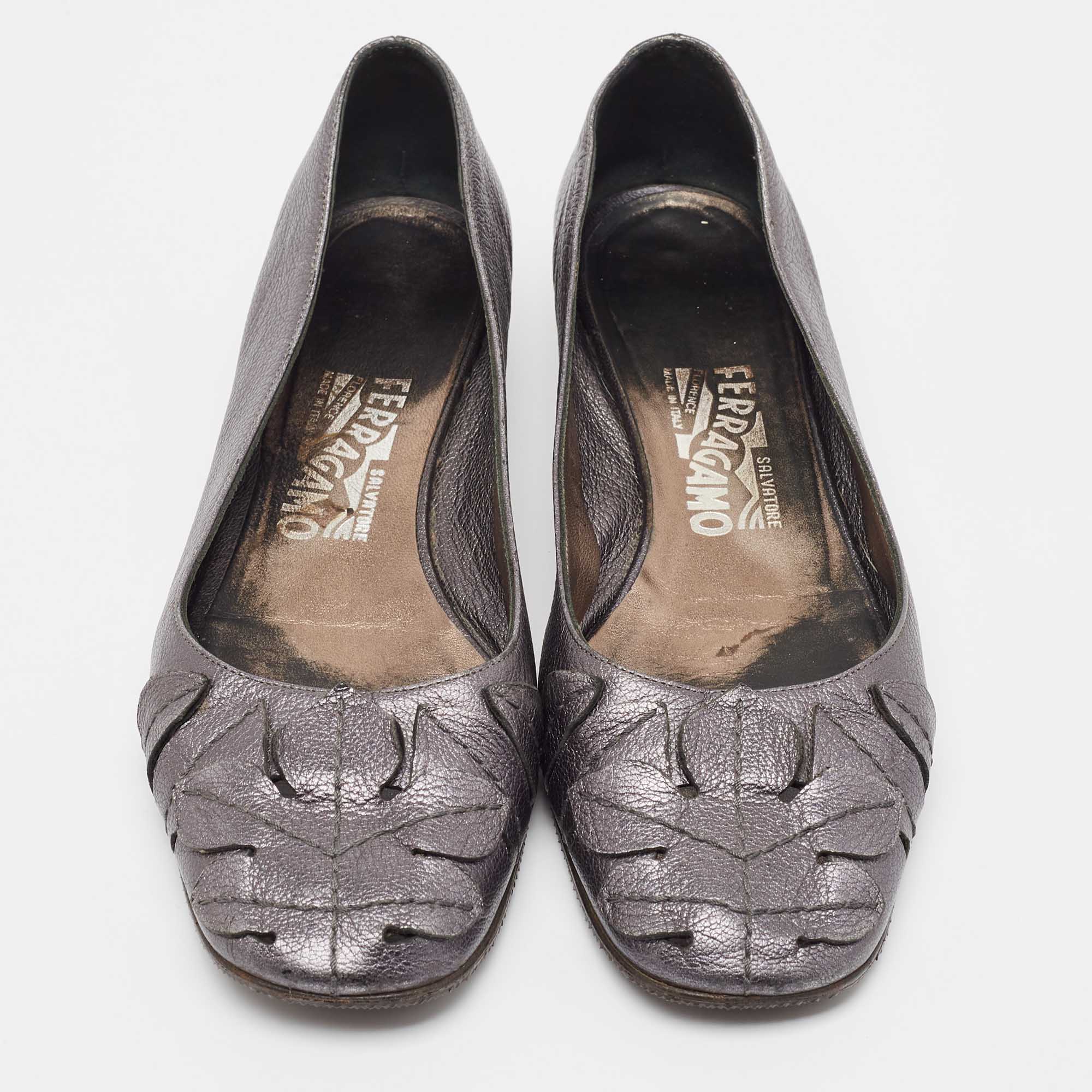 Salvatore Ferragamo Metallic Grey Leather Ballet Flats Size 38