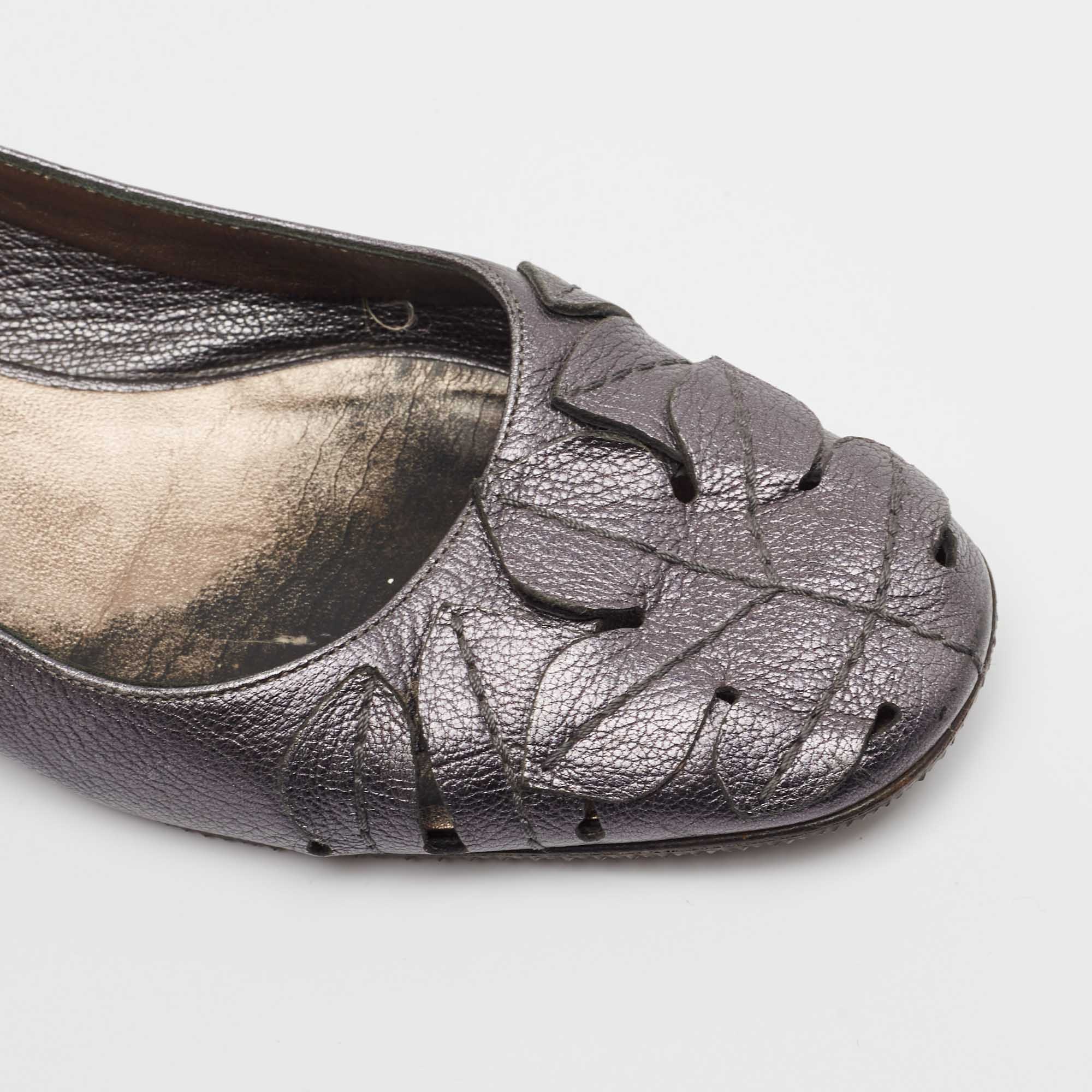 Salvatore Ferragamo Metallic Grey Leather Ballet Flats Size 38