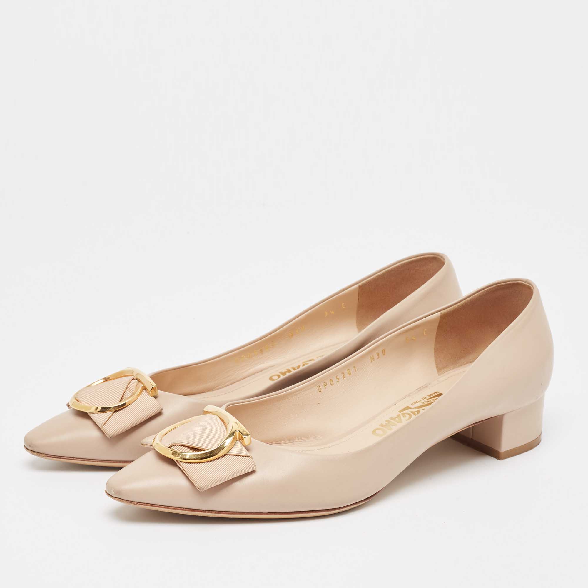 Salvatore Ferragamo Beige Leather Bow Pointed Toe Pumps Size 40