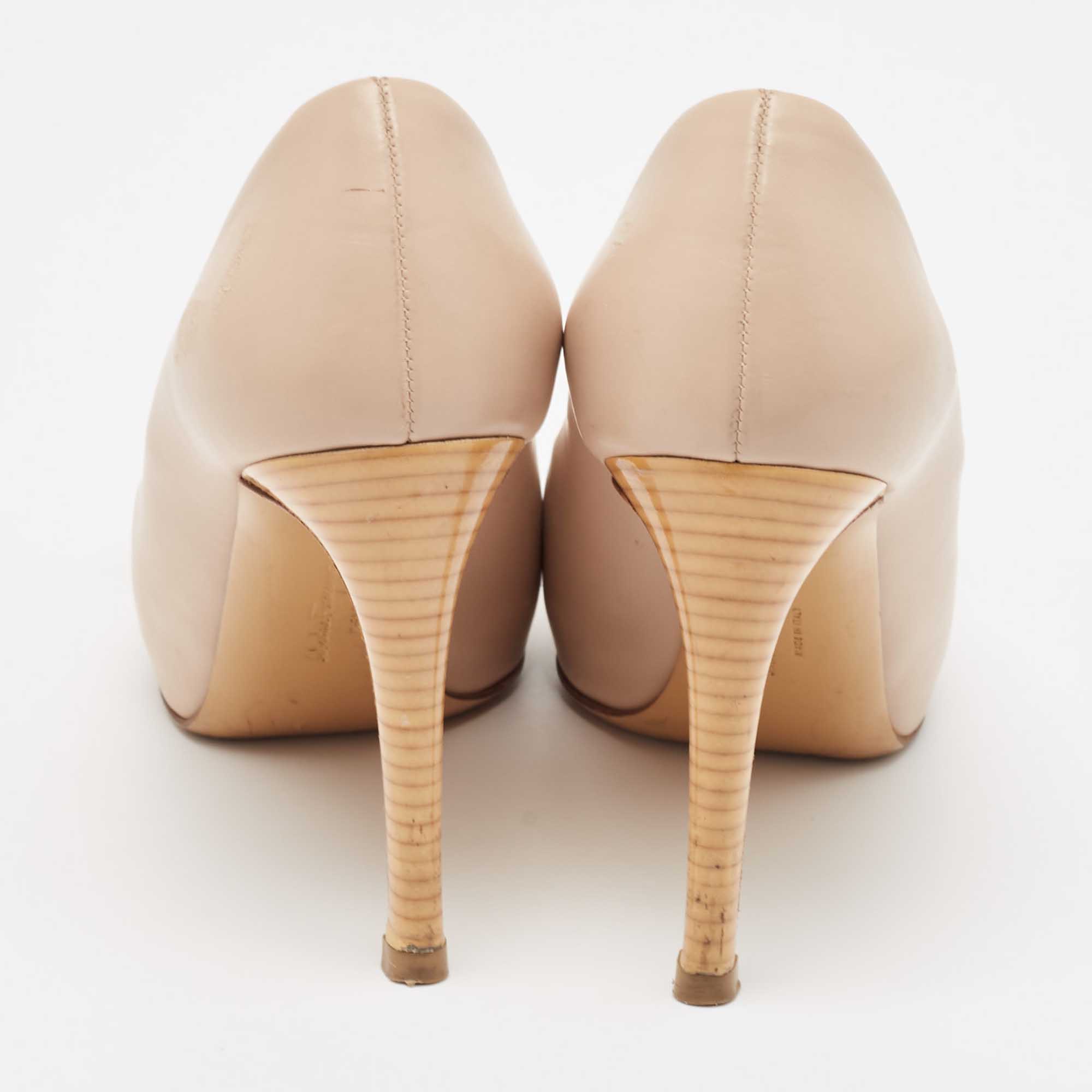 Salvatore Ferragamo Beige Leather Vara Bow Pumps Size 37.5