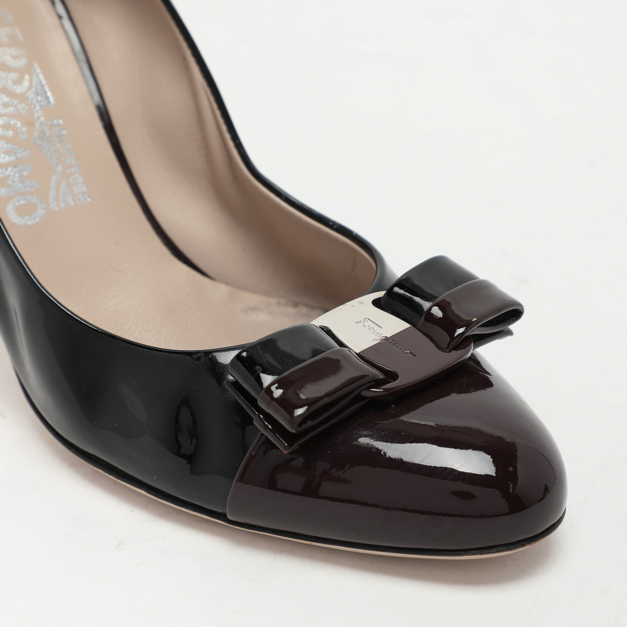 Salvatore Ferragamo Black/Burgundy Patent Leather Bow Pumps Size 38