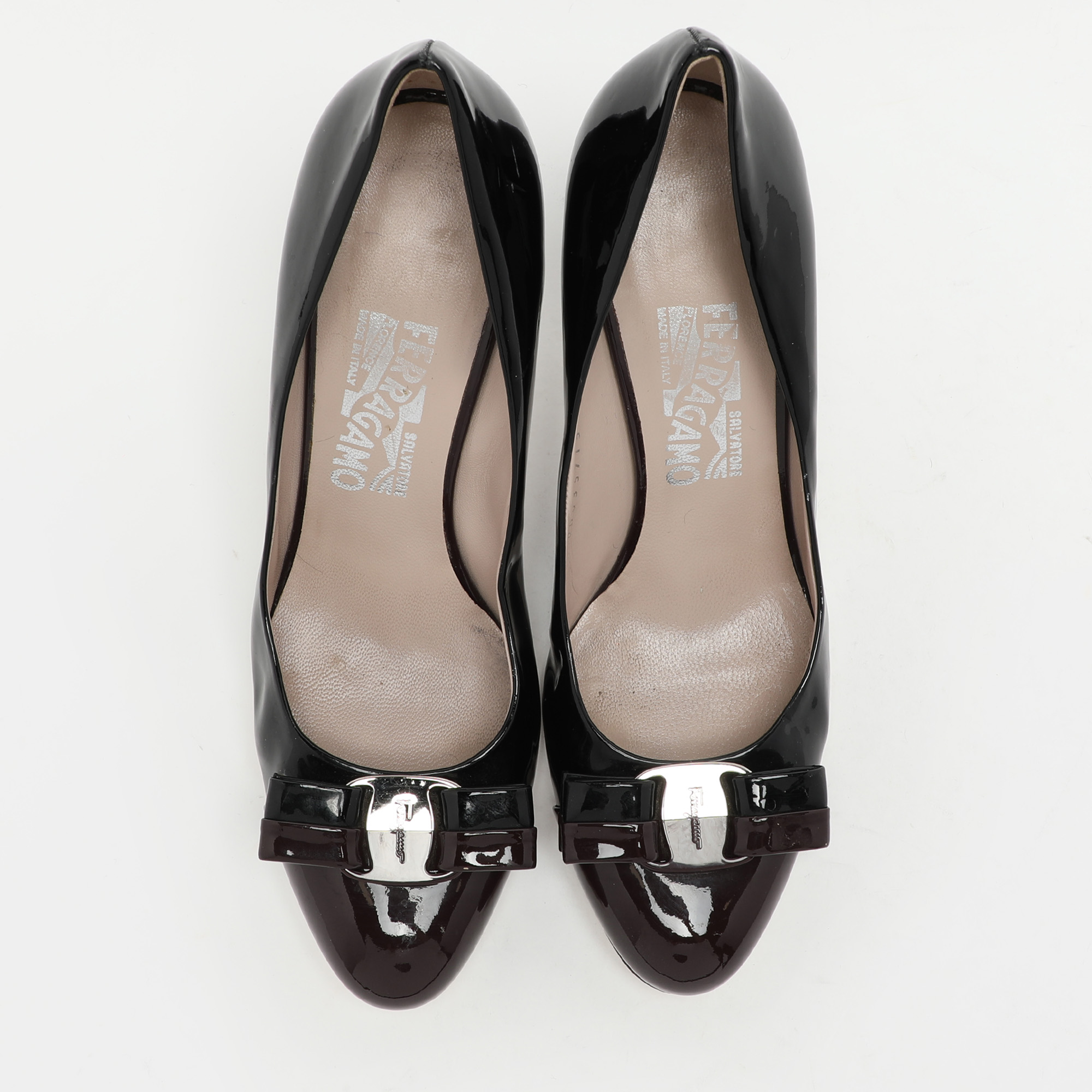 Salvatore Ferragamo Black/Burgundy Patent Leather Bow Pumps Size 38