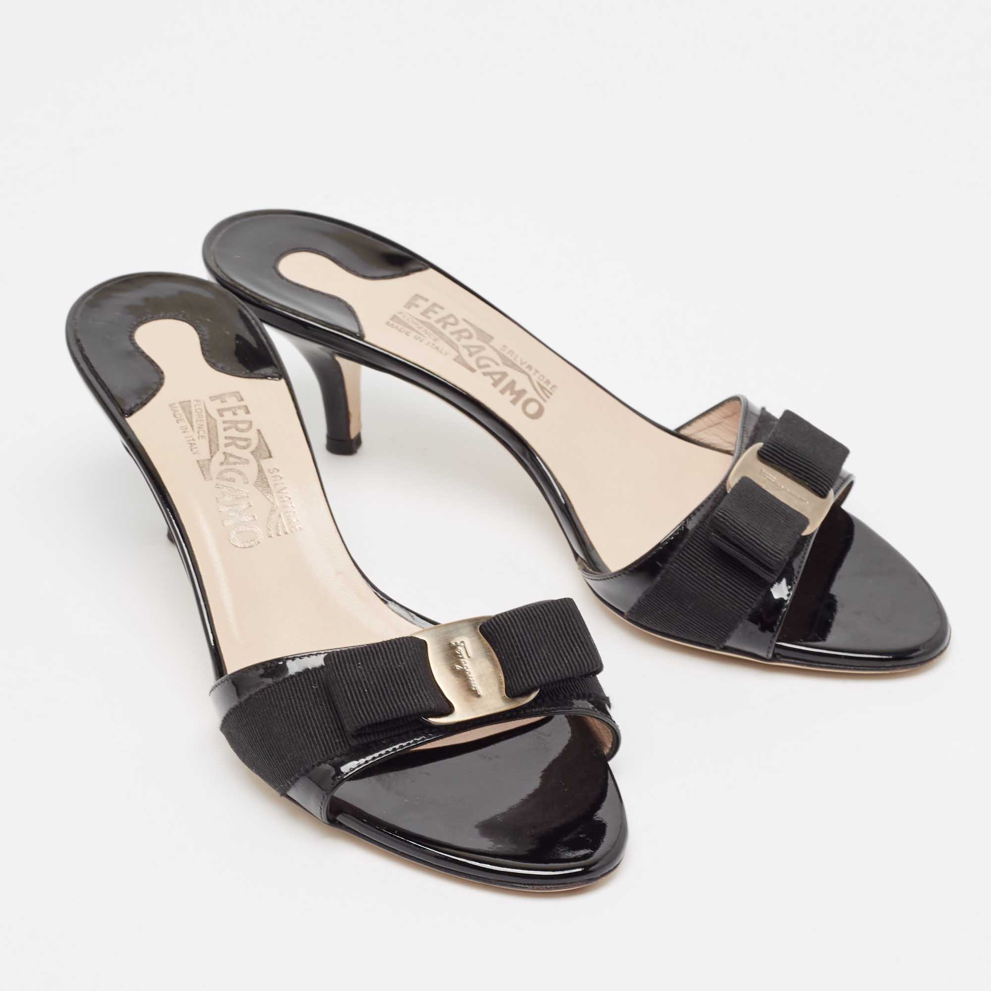 Salvatore Ferragamo Black Patent Leather Glory Bow Slide Sandals Size 38.5