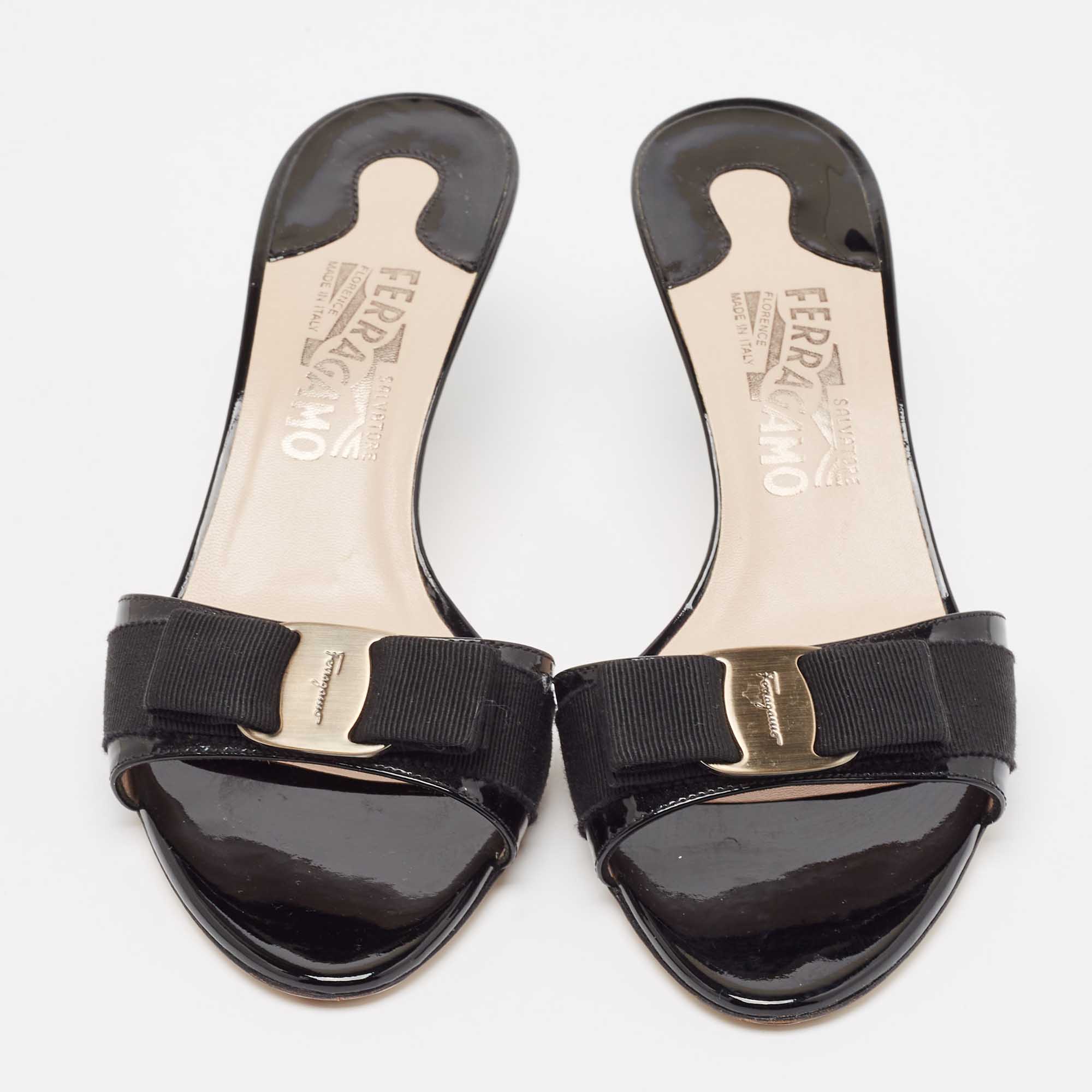 Salvatore Ferragamo Black Patent Leather Glory Bow Slide Sandals Size 38.5