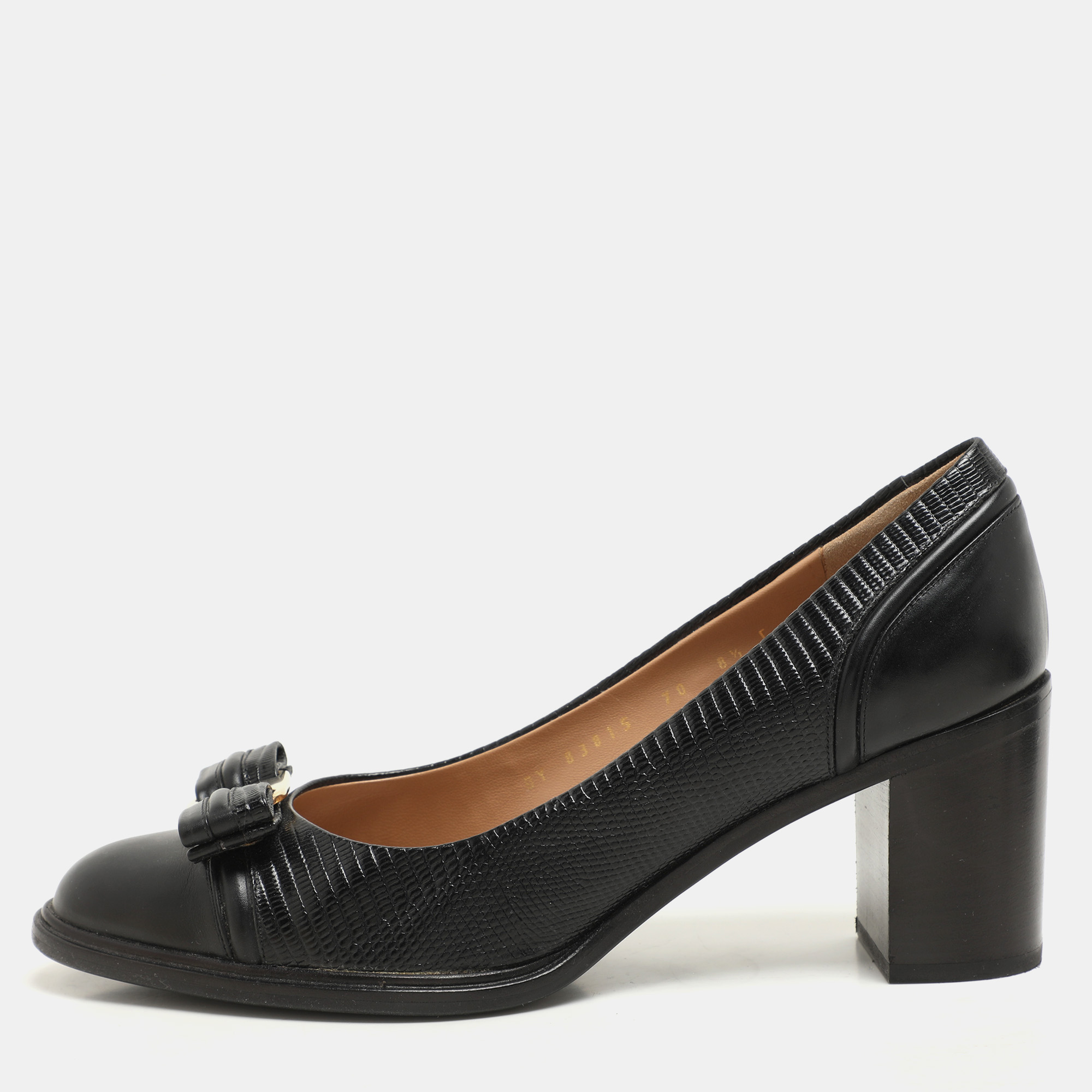 Salvatore Ferragamo Black Lizard Embossed Leather Vara Bow Block Heels Pumps Size 39
Salvatore Ferragamo Black Lizard Embossed Leather Vara Bow Block Heels Pumps Size 39