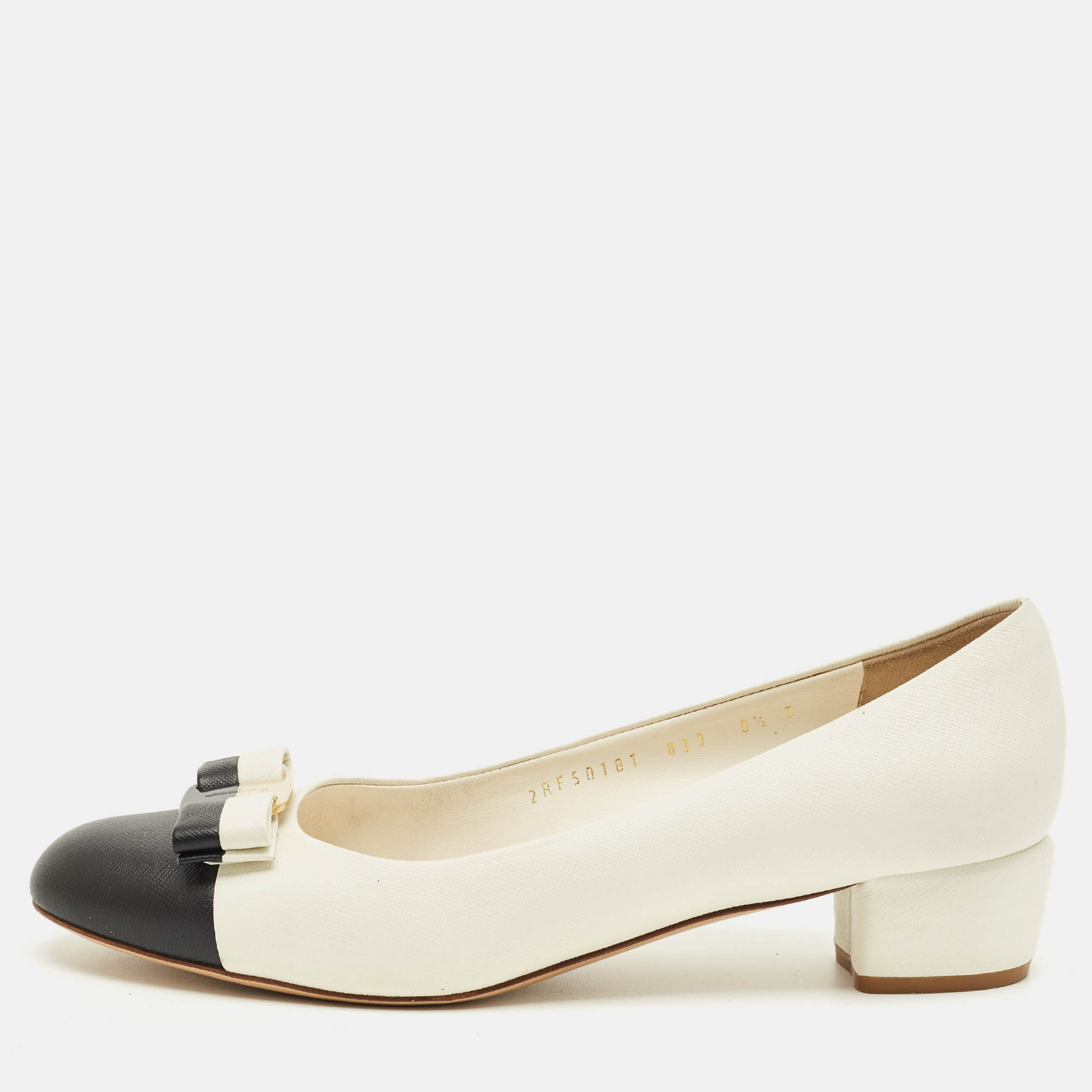 Salvatore Ferragamo White Saffiano Leather Vara Bow Block Heel Pumps Size 39
Salvatore Ferragamo White Saffiano Leather Vara Bow Block Heel Pumps Size 39