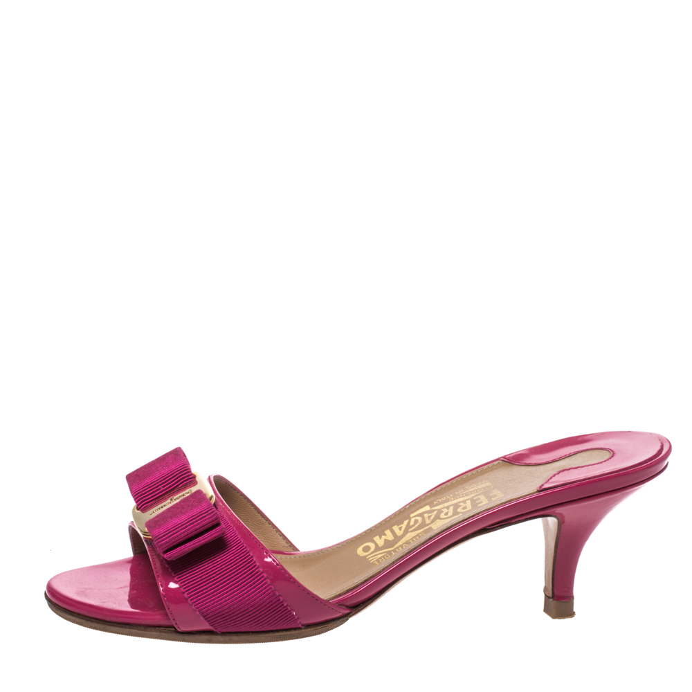

Salvatore Ferragamo Magenta Patent Leather Vara Bow Slide Sandals Size, Pink