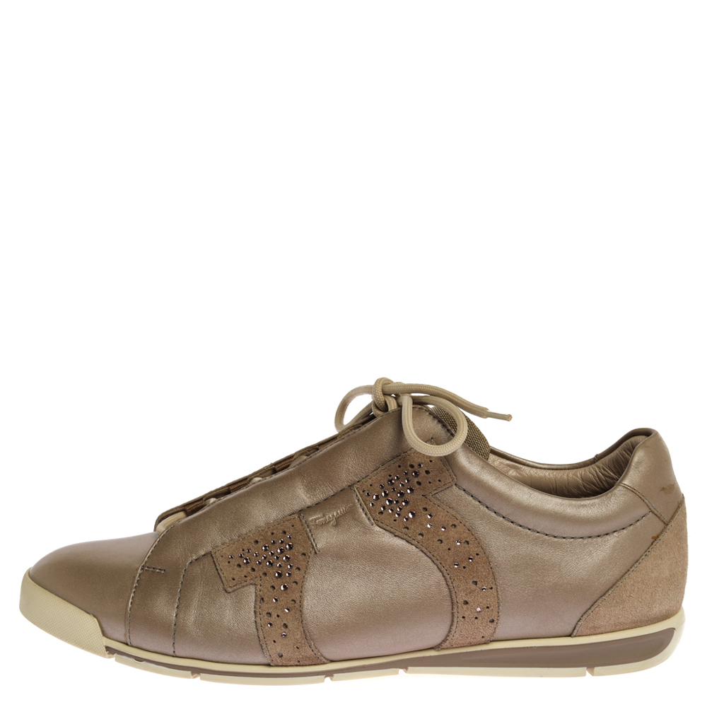 Salvatore Ferragamo Beige Leather and Suede Crystal Embellished Low Top Sneakers Size
Salvatore Ferragamo Beige Leather and Suede Crystal Embellished Low Top Sneakers Size
