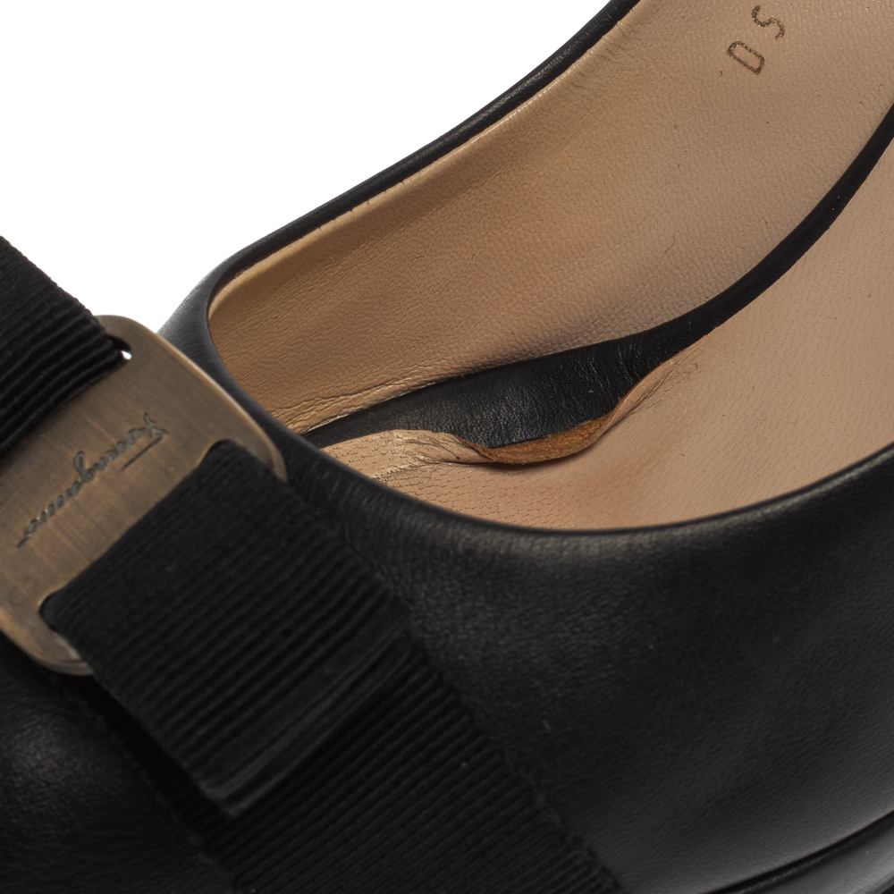 Salvatore Ferragamo Black Leather Vara Bow Pumps Size 38.5