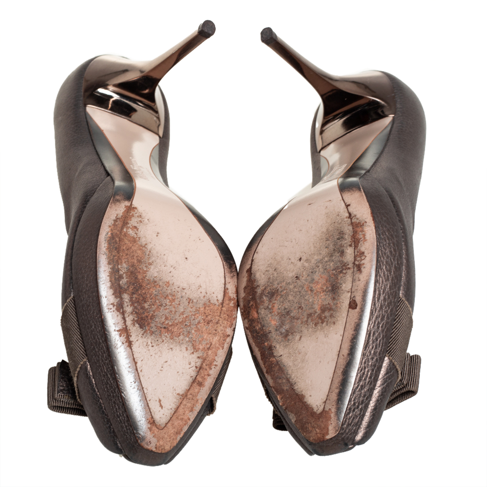 Salvatore Ferragamo Metallic Bronze Leather Vara Bow Peep Toe Pumps Size 39.5
