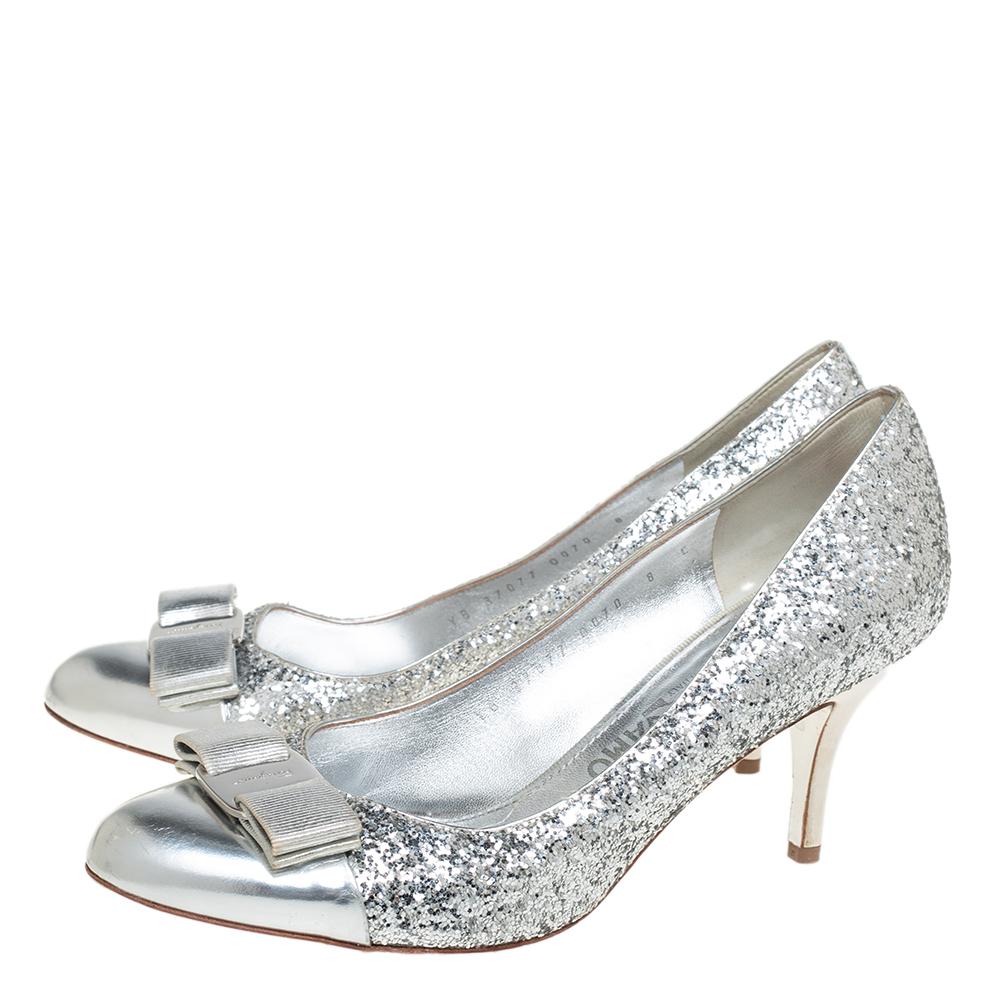 Salvatore Ferragamo Silver Glitter Vara Bow Pumps Size 38.5