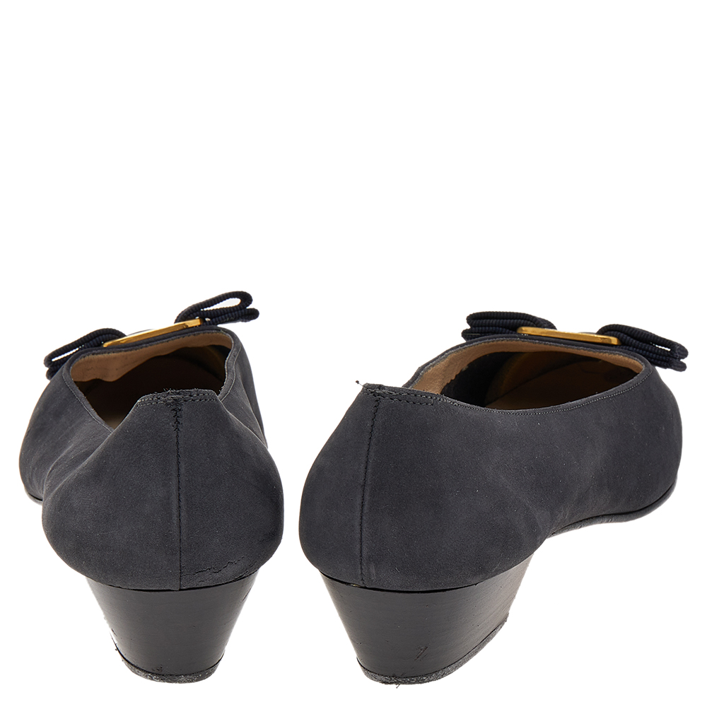 Salvatore Ferragamo Black Nubuck Leather Vara Bow Pumps Size 36.5