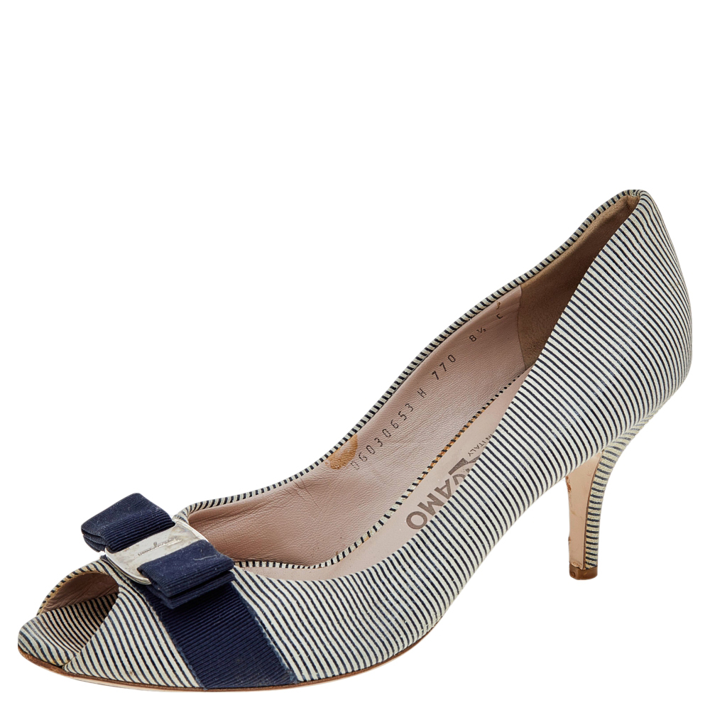 Salvatore ferragamo blue/white canvas vara bow peep toe pumps size 39