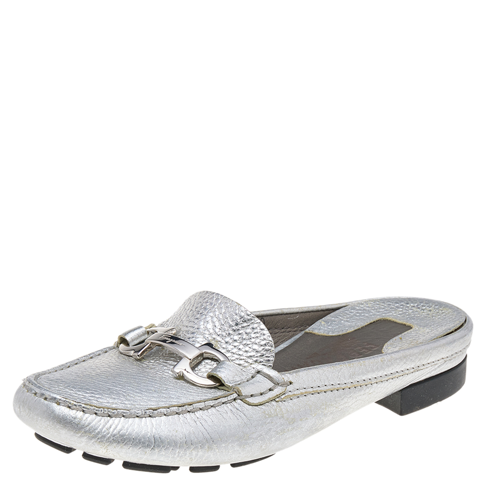 Salvatore ferragamo silver leather gancini slip on mules size 38.5