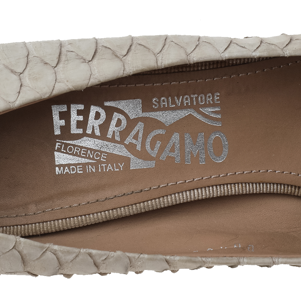 Salvatore Ferragamo Beige Python Vara Bow Platform Pumps Size 38.5