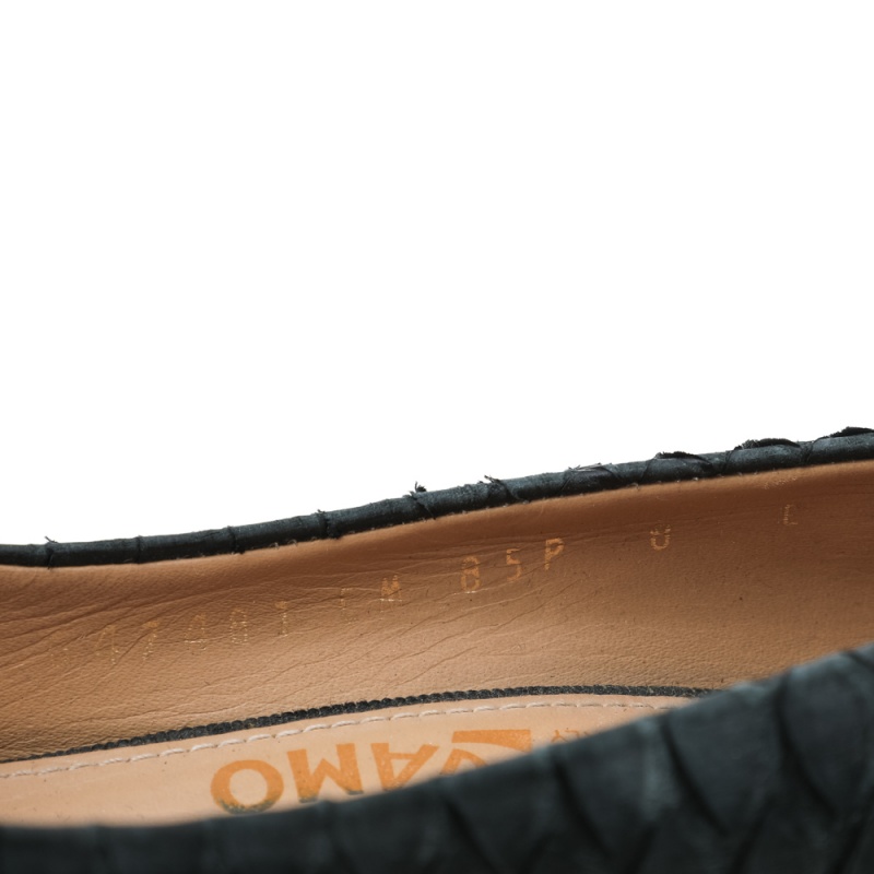 Salvatore Ferragamo Black Python Leather Vara Bow Pumps Size 38.5