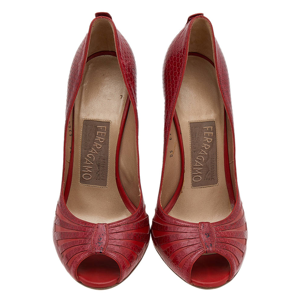 Salvatore Ferragamo Red Karung And Leather Peep Toe Pumps Size 40