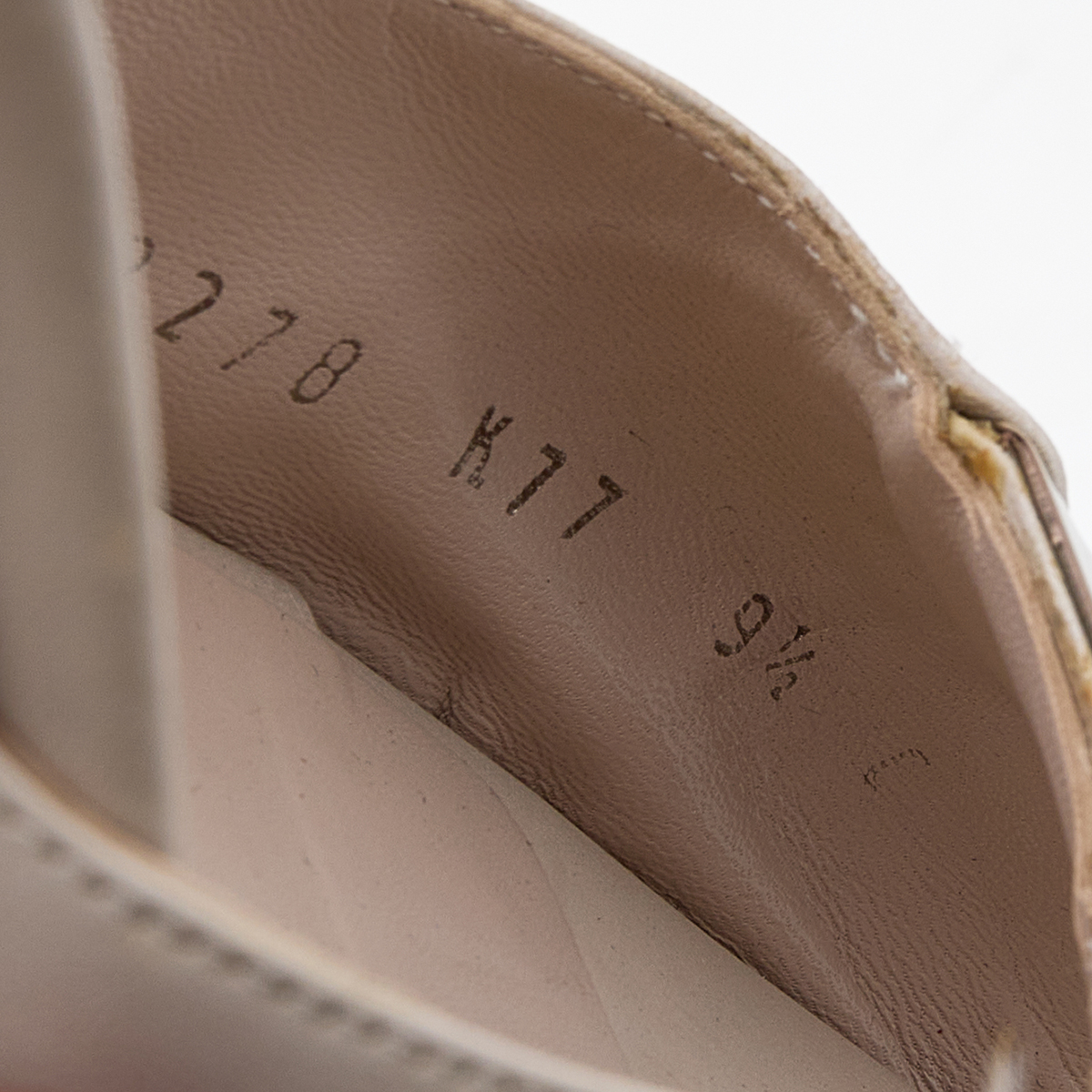 Salvatore Ferragamo Beige Leather Peep Toe Slingback Sandals Size 40