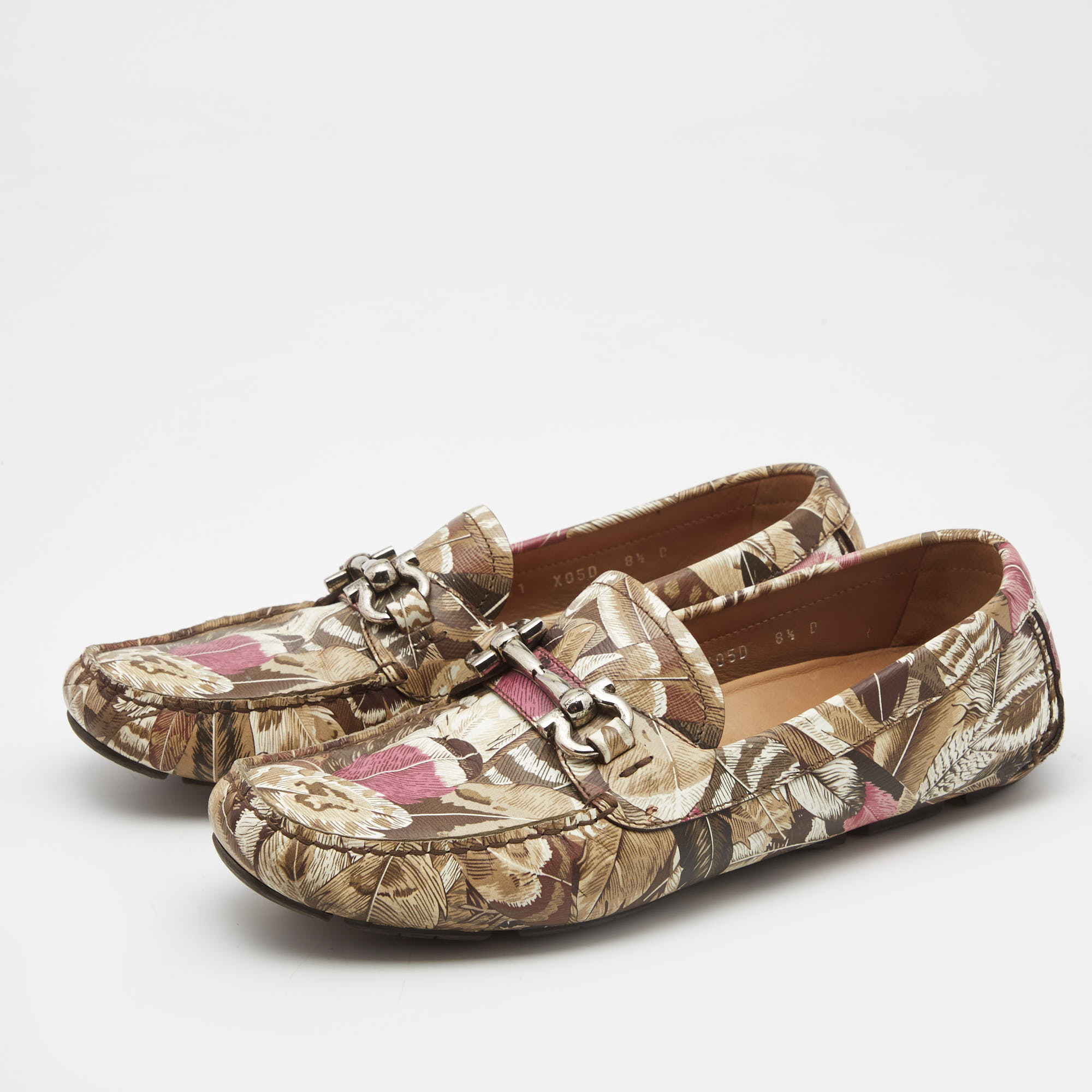 Salvatore Ferragamo Multicolor Flower Printed Leather Bit Slip On Loafers Size
Salvatore Ferragamo Multicolor Flower Printed Leather Bit Slip On Loafers Size