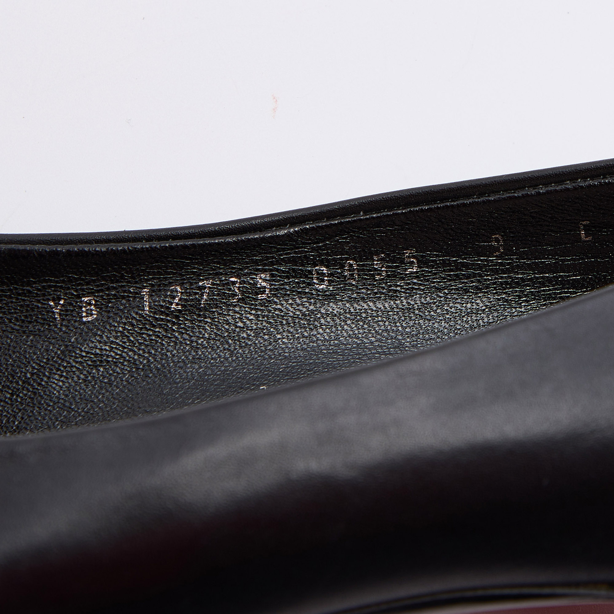 Salvatore Ferragamo Black Leather Vara Bow Pumps Size 39.5