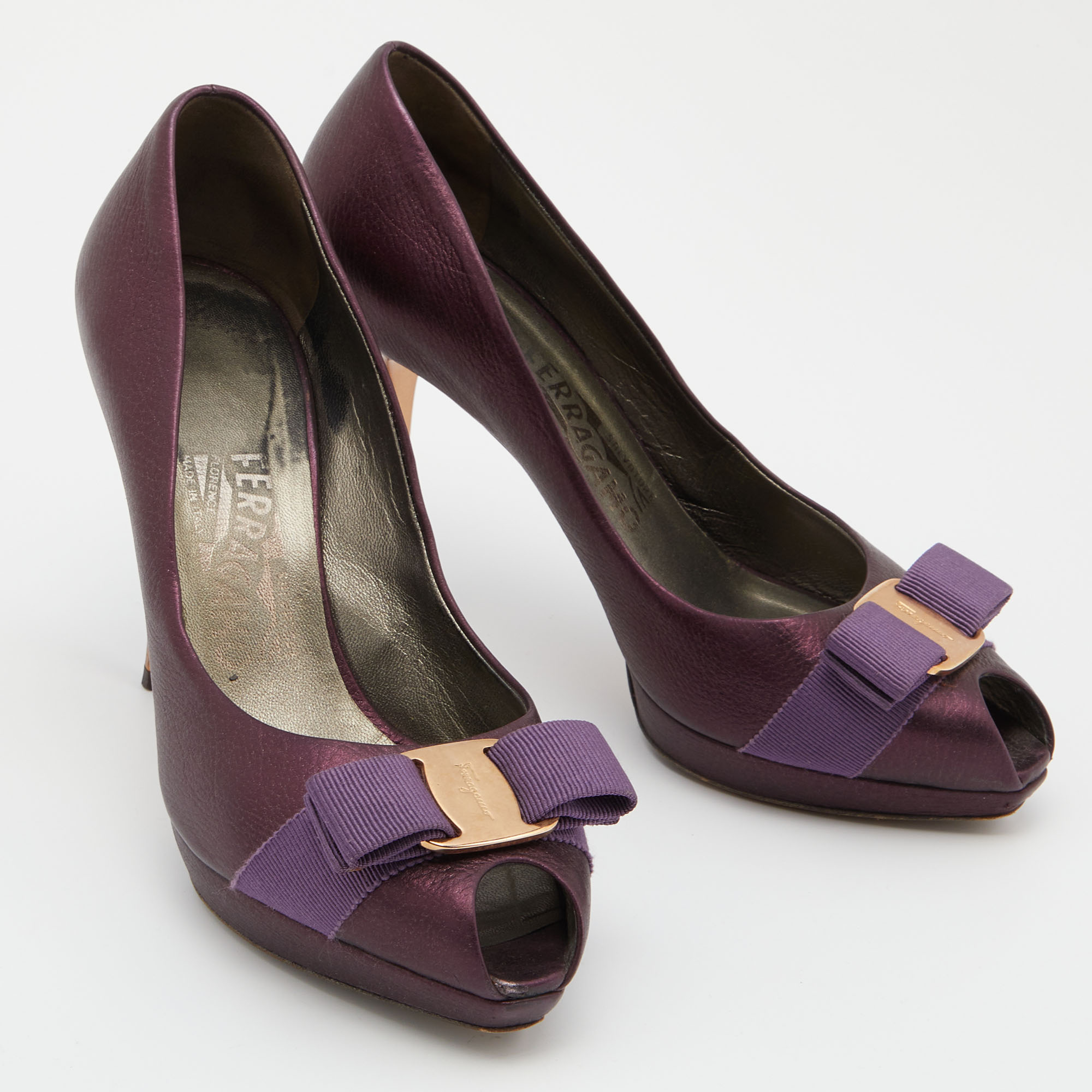 Salvatore Ferragamo Metallic Purple Leather Vara Bow Peep Toe Platform Pumps Size 37.5