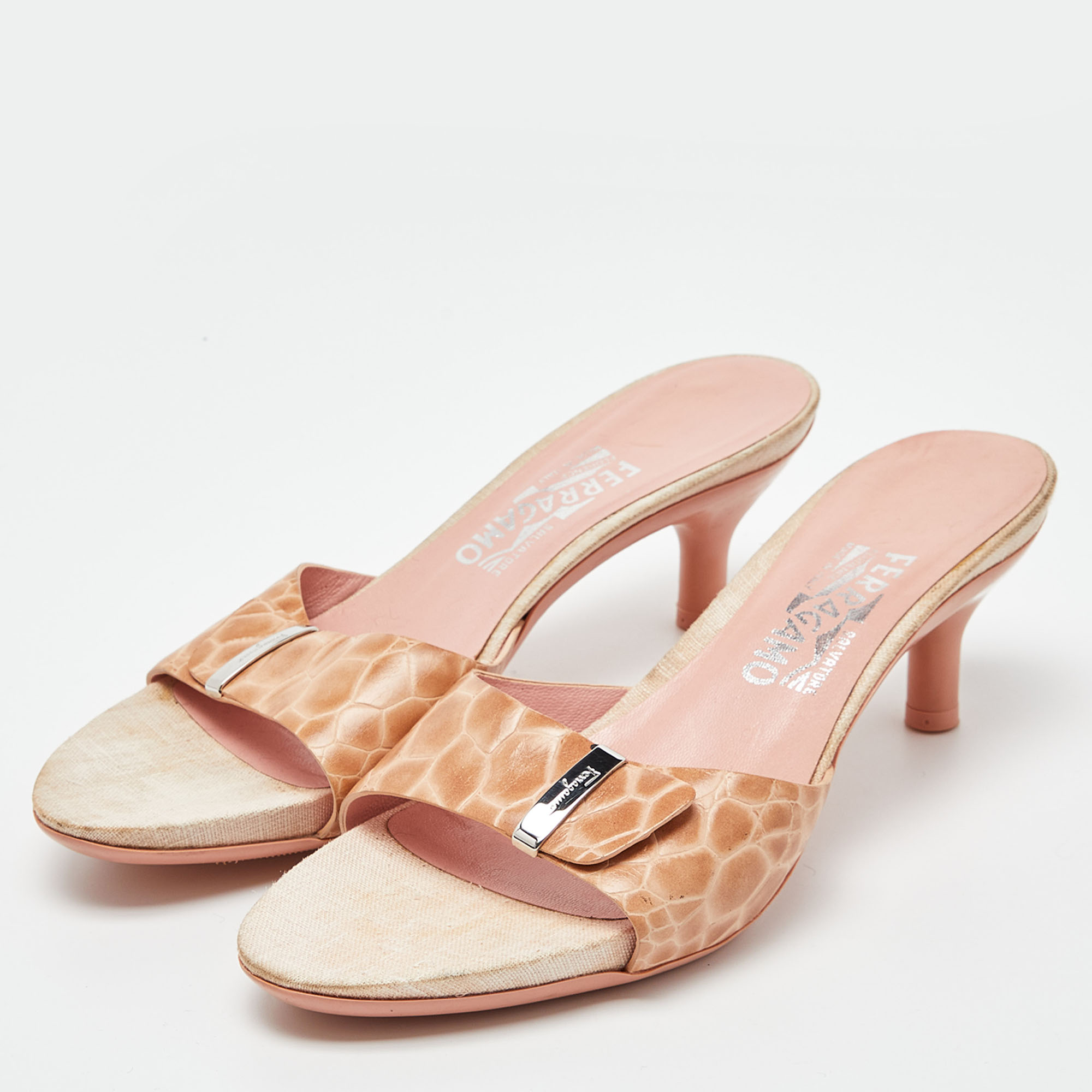 Salvatore Ferragamo Pink Croc Embossed Leather Slide Sandals Size 40.5