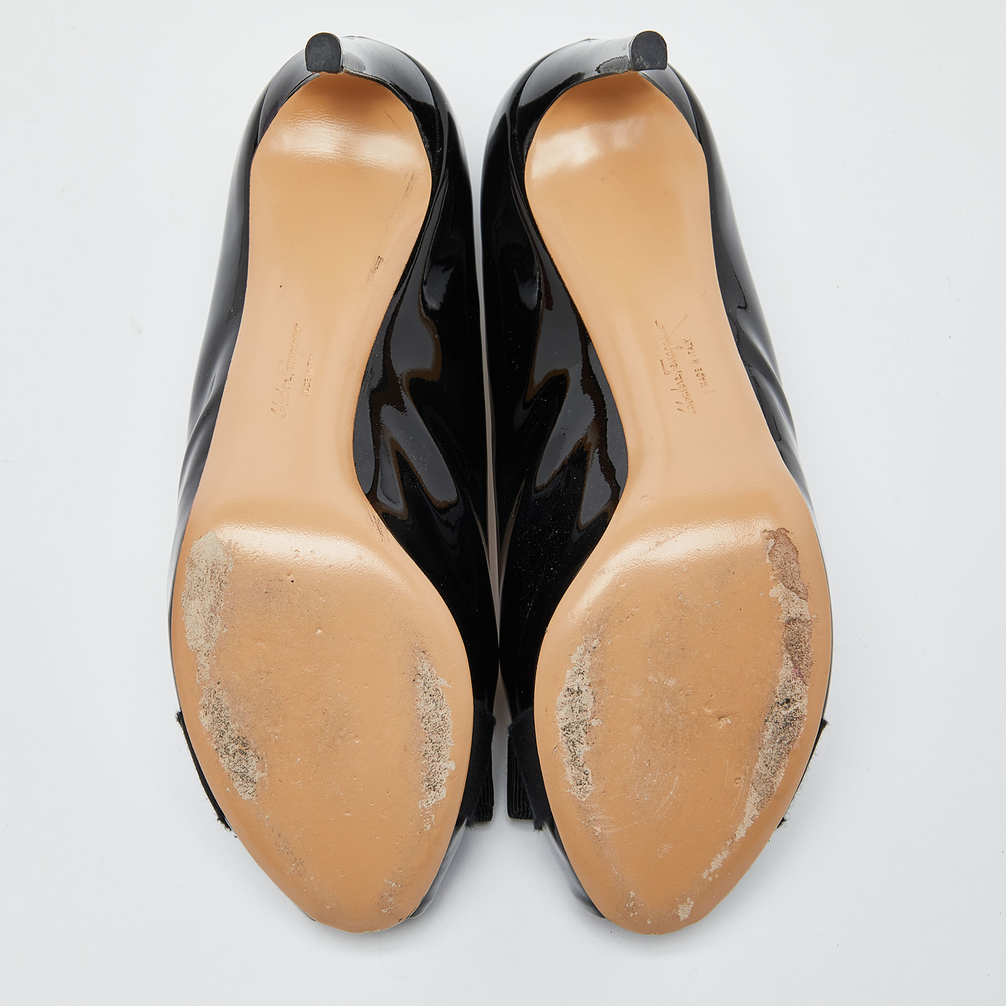 Salvatore Ferragamo Black Patent Leather Vara Bow Peep Toe Pumps Size 39