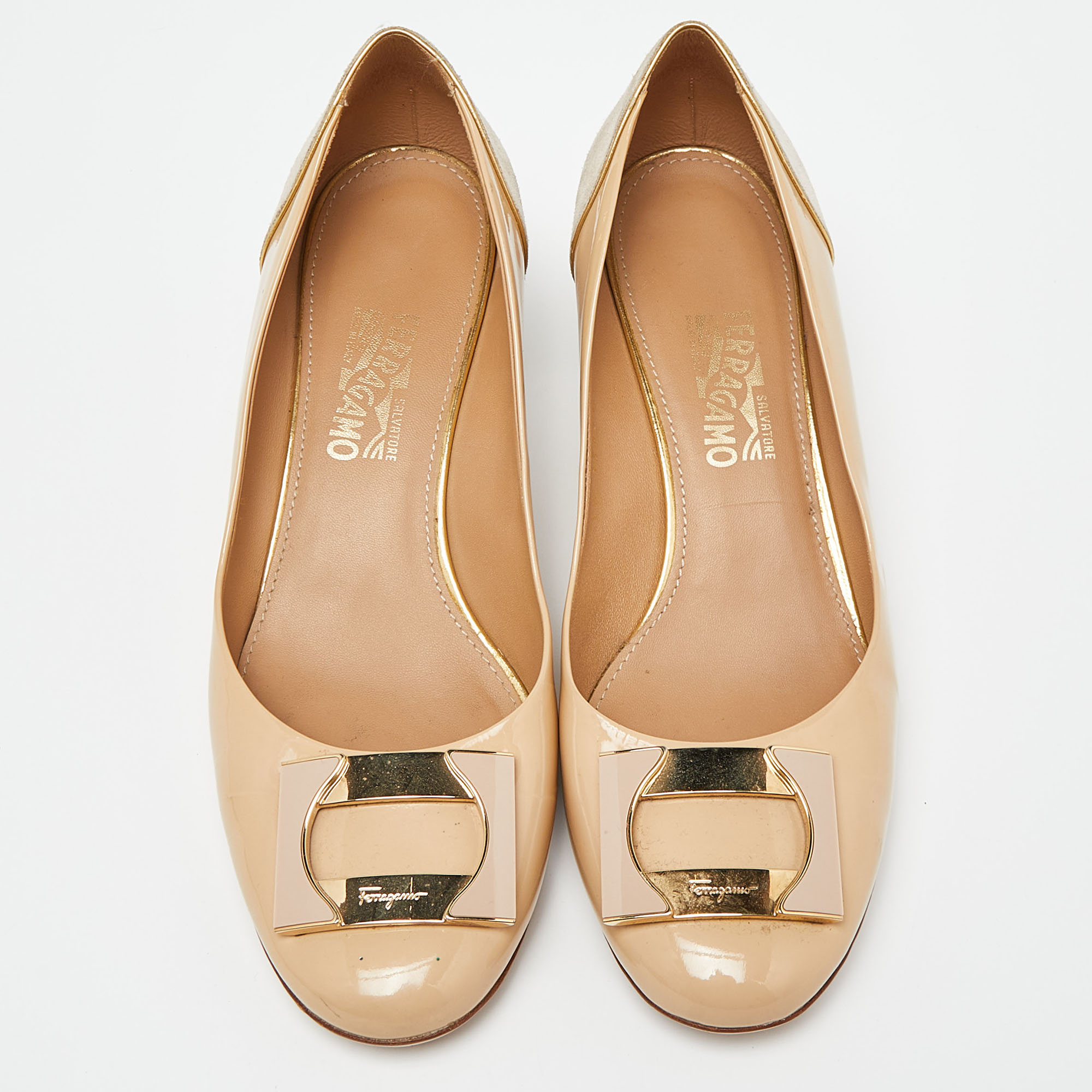 Salvatore Ferragamo Beige Patent Leather And Suede Block Heel Bow Pumps Size 40.5