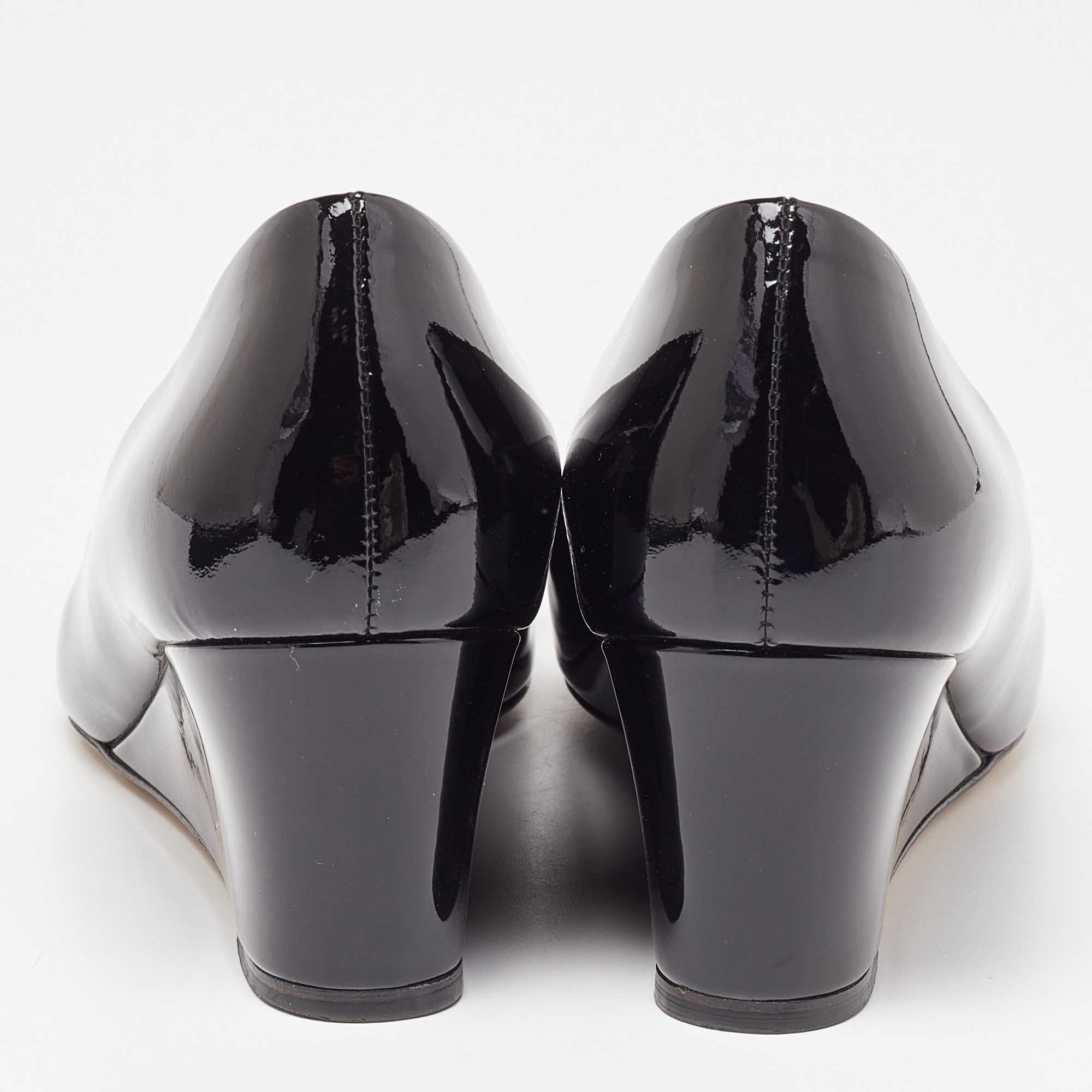 Salvatore Ferragamo Black Patent Leather Vara Bow Wedge Pumps Size 40.5