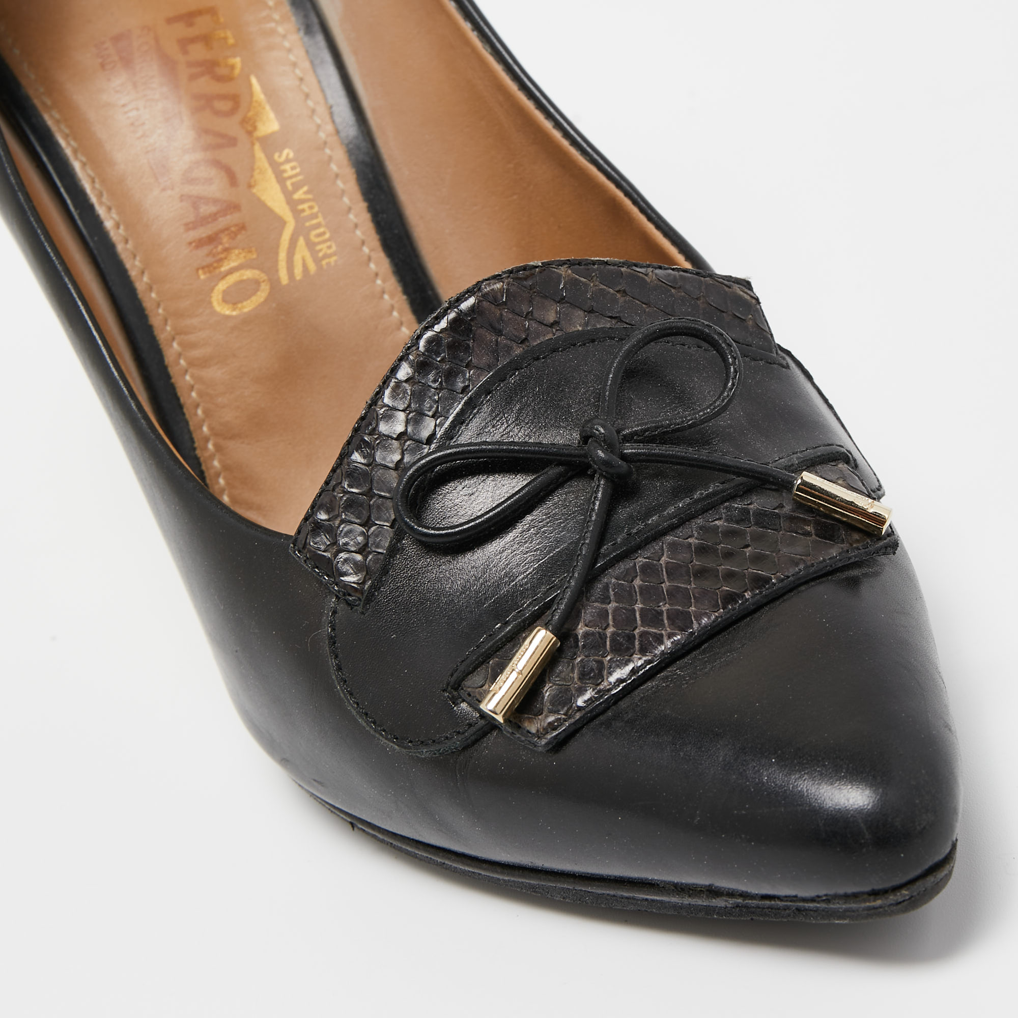 Salvatore Ferragamo Black Leather Pointed Toe Loafer Pumps Size 40
